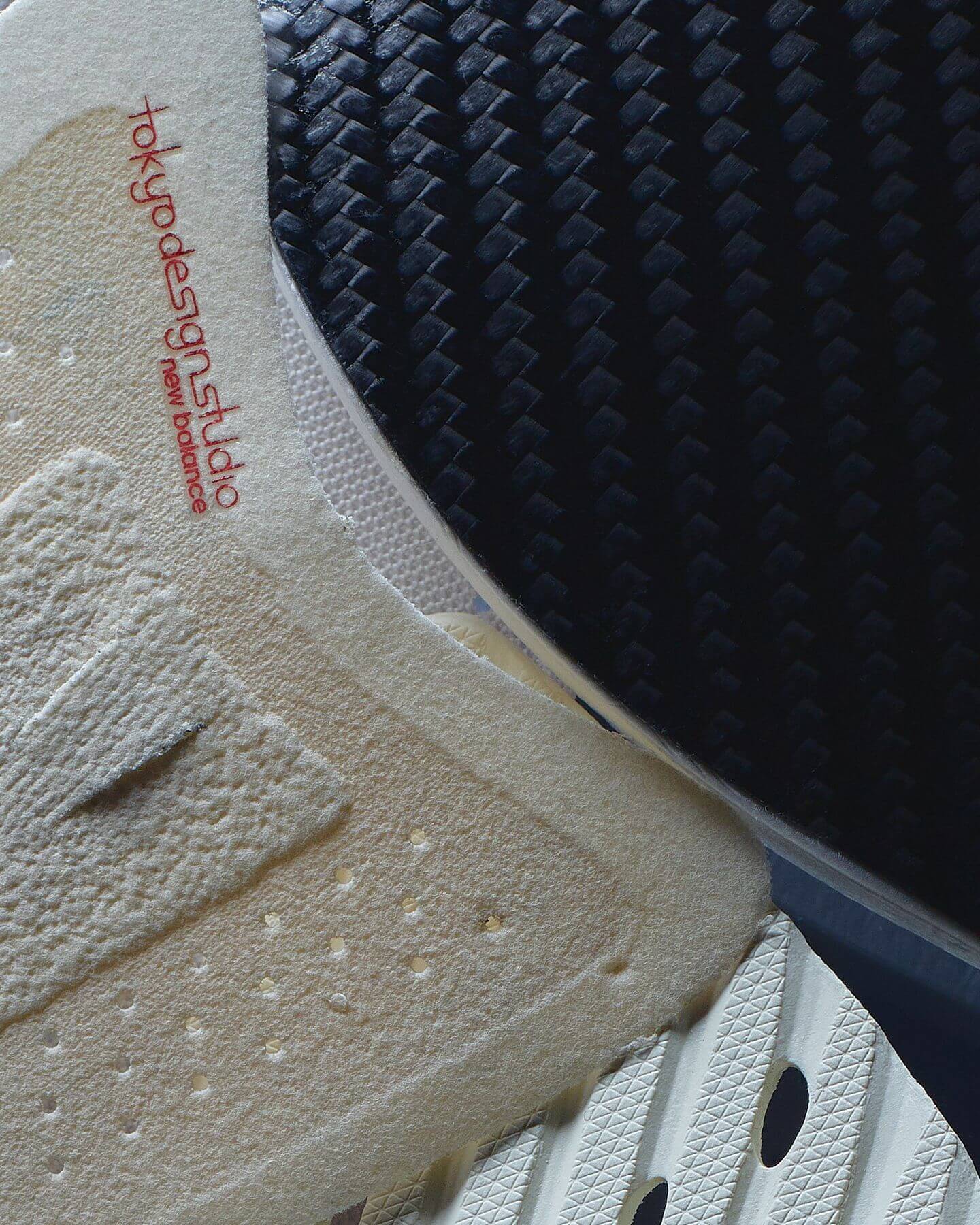 details of the New Balance Tokyo Design Studio x Stone Island FuelCell RC Elite v2 - angora/mars red - MSRCELTD