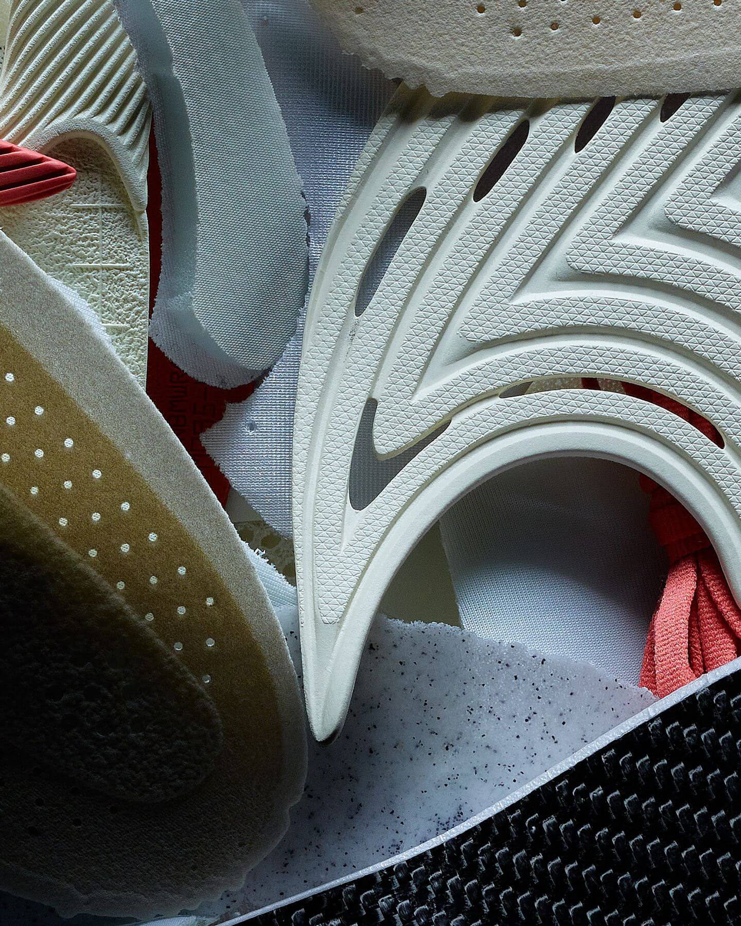 details of the New Balance Tokyo Design Studio x Stone Island FuelCell RC Elite v2 - angora/mars red - MSRCELTD