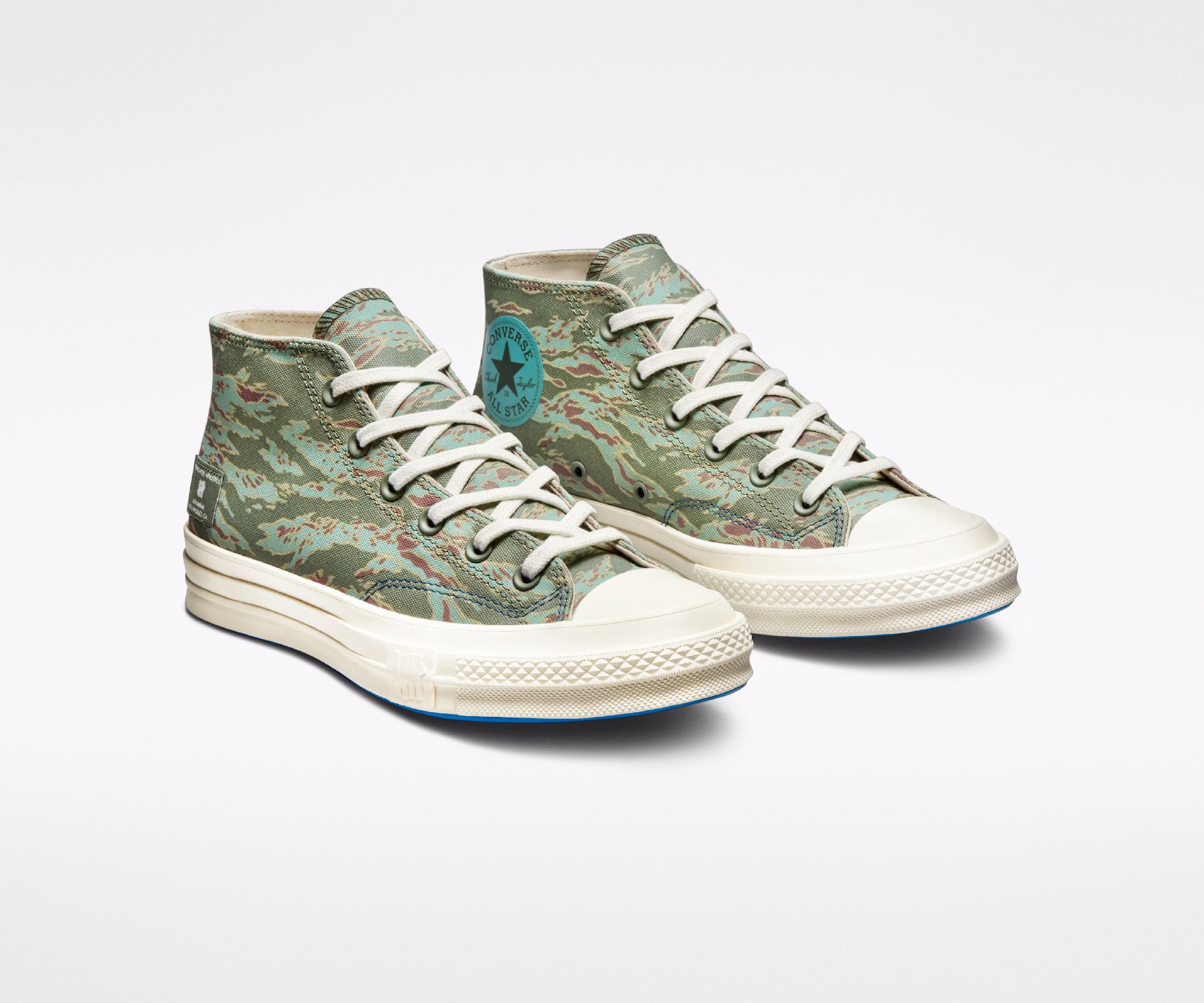 Converse x UNDEFEATED - Half Chuck 70 - sea spray/fossil/egret - 172397C