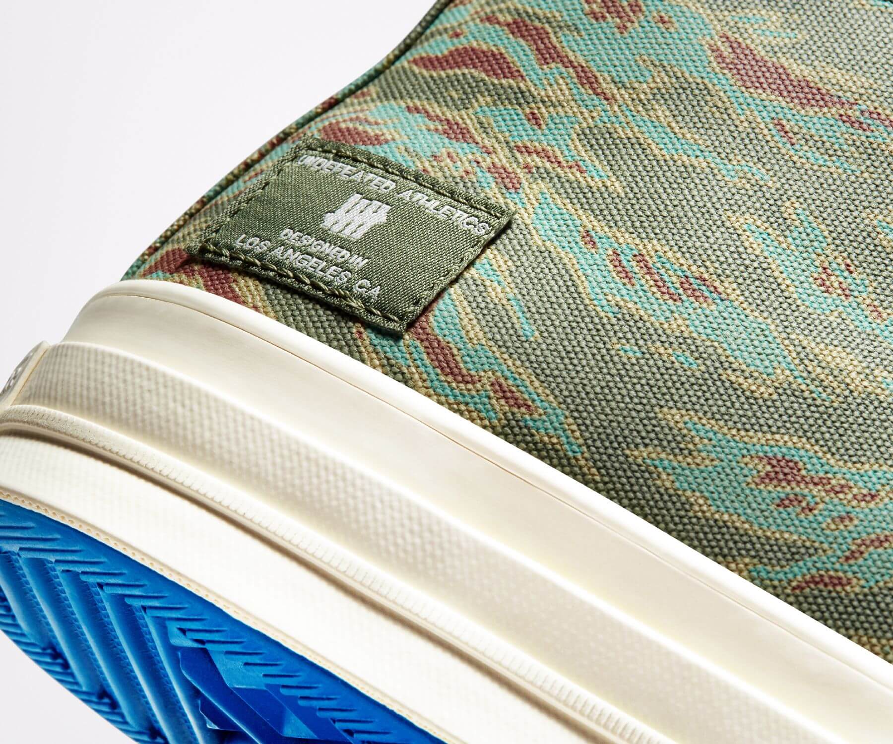 Converse x UNDEFEATED Half Chuck 70 sea spray/fossil/egret