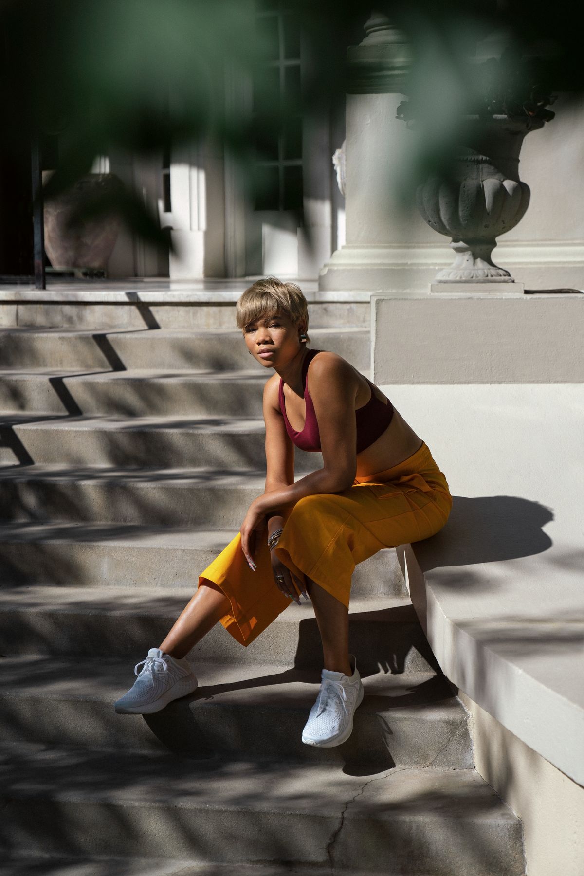 Storm Reid wears the New Balance Fresh Foam 1080v11 white/nimbus cloud - M1080A11