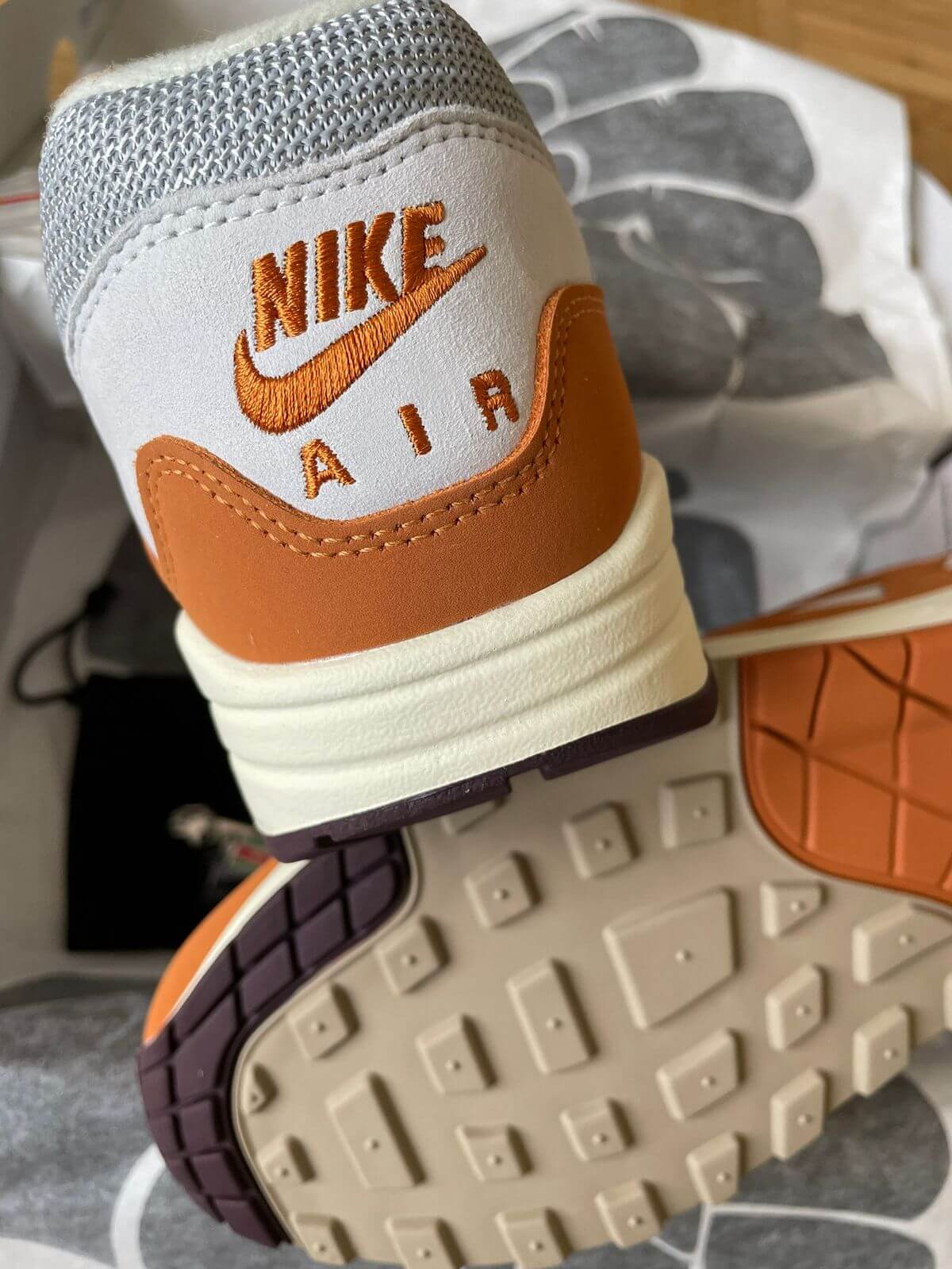 Nike Air Heel Logo on the Nike x Patta - Air Max 1 Waves "Monarch" - metallic silver/monarch-pure platinum - DH1348-001