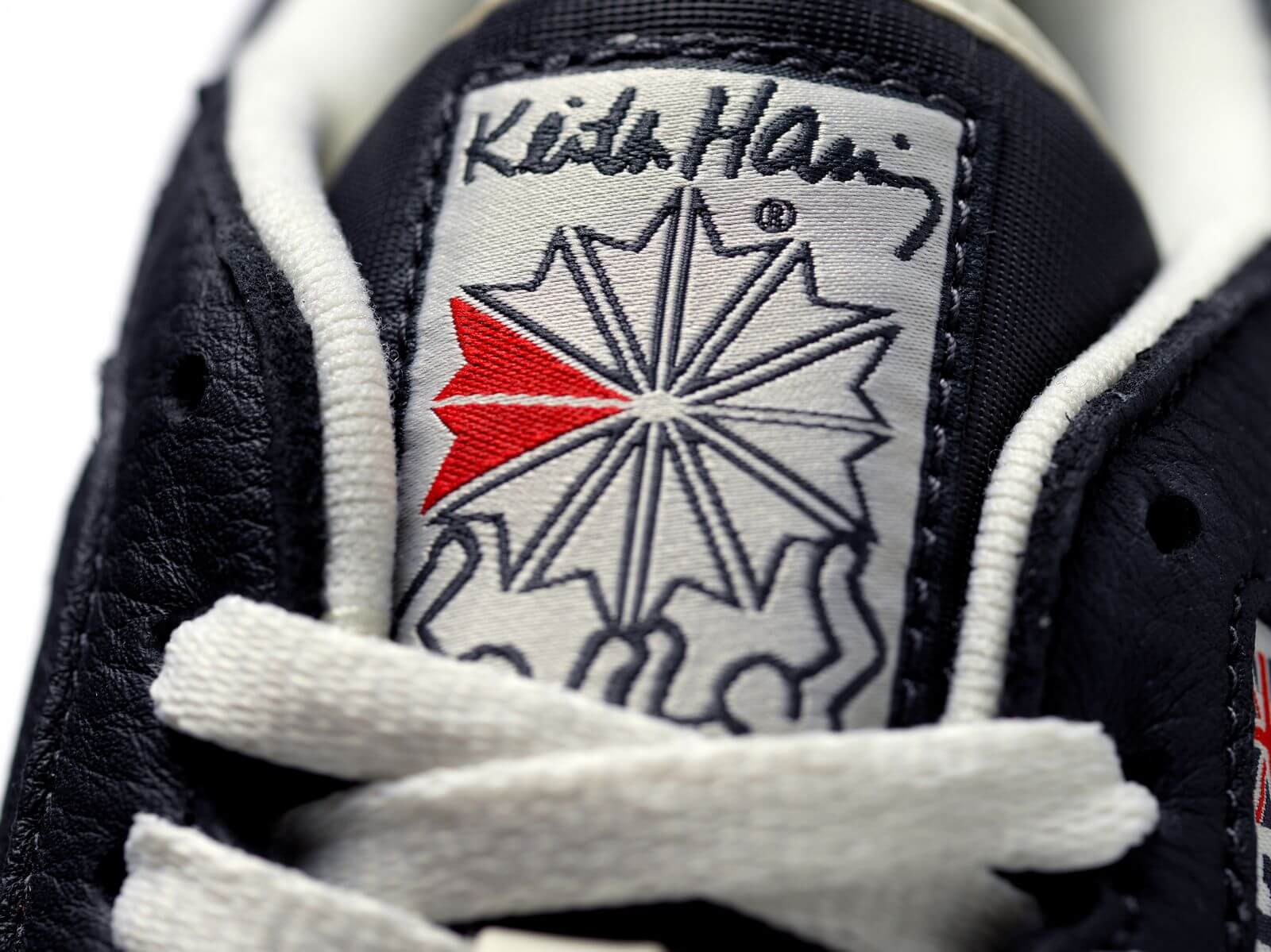 tongue details: Reebok x Keith Haring - Classic Leather - black/chalk/pure grey 8 - GZ1456