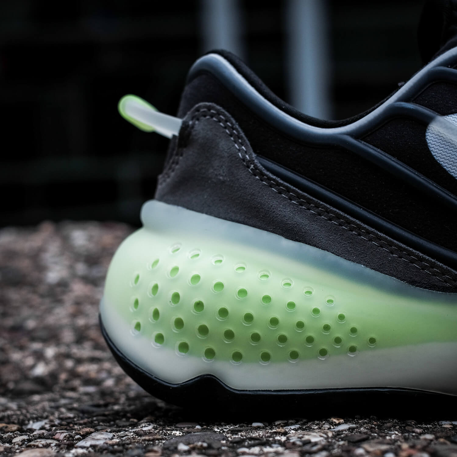 heel details - adidas - Ozrah - black/white/yellow - H04207
