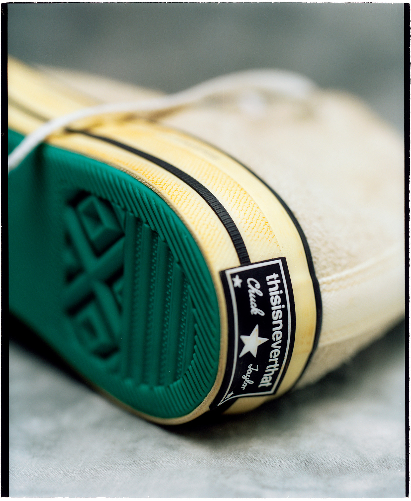 midsole and outsole detail Converse x thisisneverthat - Chuck 70 - lemon icing/pastel yellow - 172395C