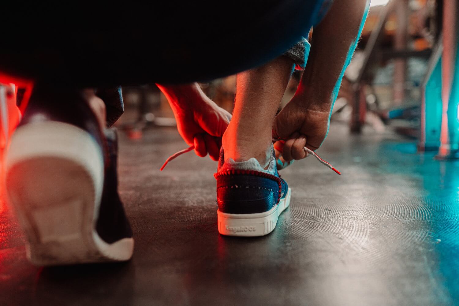 on feet - trying on the KangaROOS feat. Ruttloff - Ultralite "Denim"