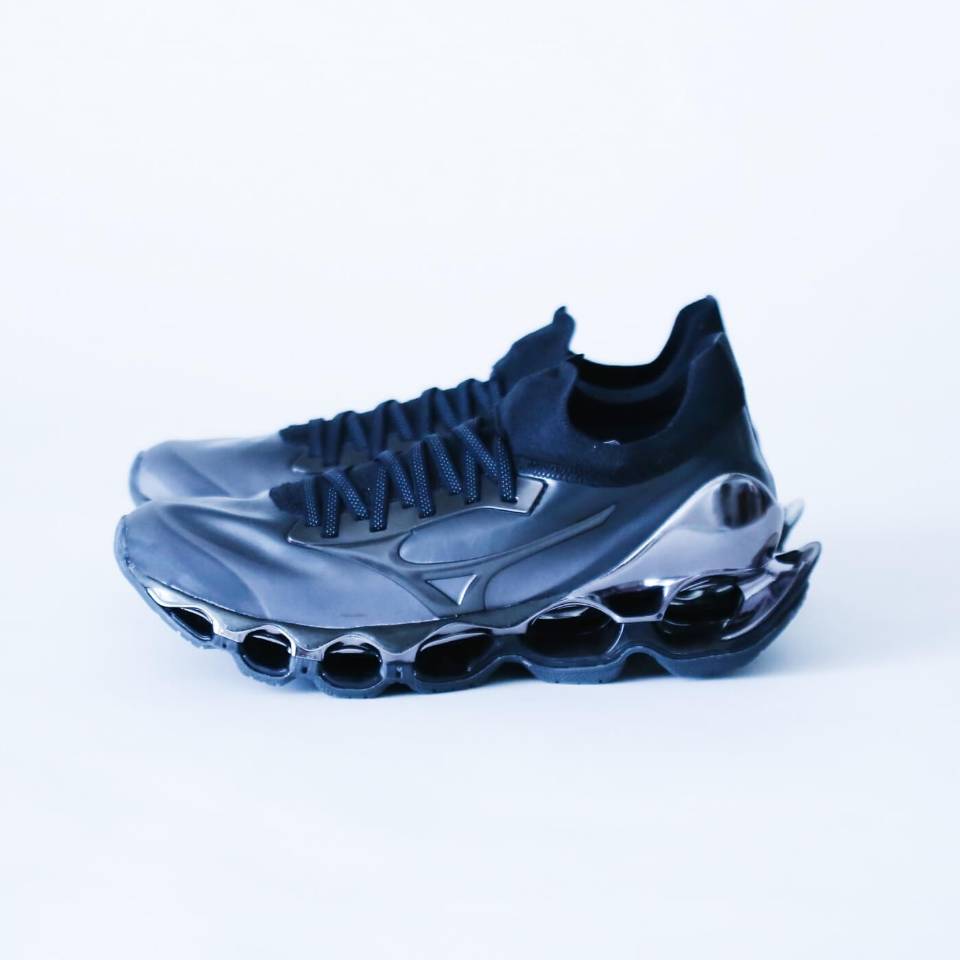 Mizuno x Hajime Sorayama - Wave Prophecy 10 - black/black/silver - D1GA212502
