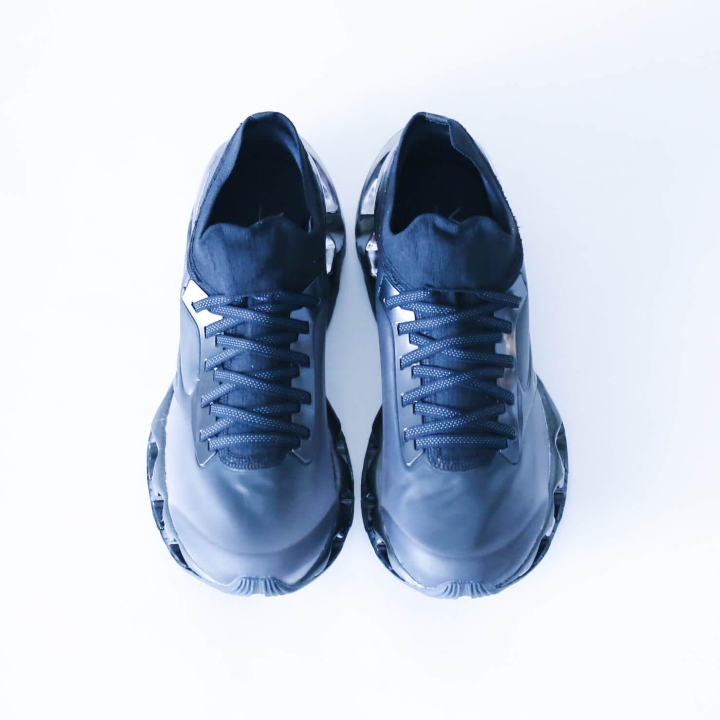 Mizuno x Hajime Sorayama - Wave Prophecy 10 - black/black/silver - D1GA212502