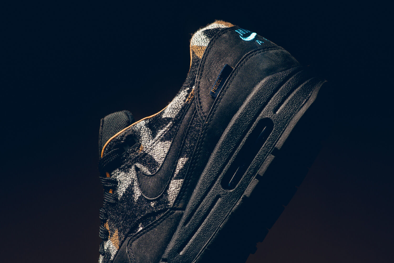 air cushioning on the Nike x Pendleton - Air Max 1 QS - black/ale brown - 825861-004