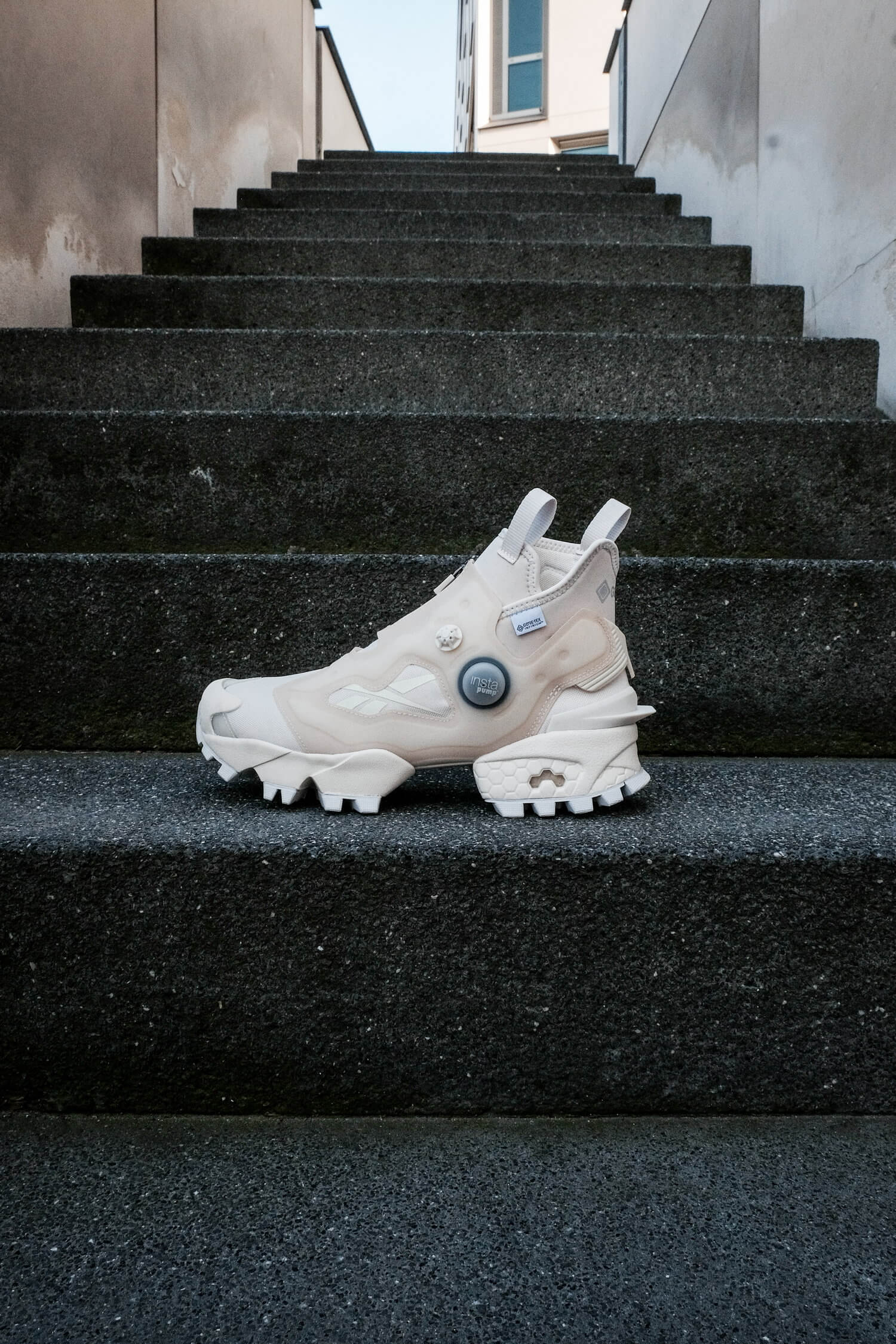 Reebok Instapump Fury OG Boot Gore-Tex Infinium white/grey/beige