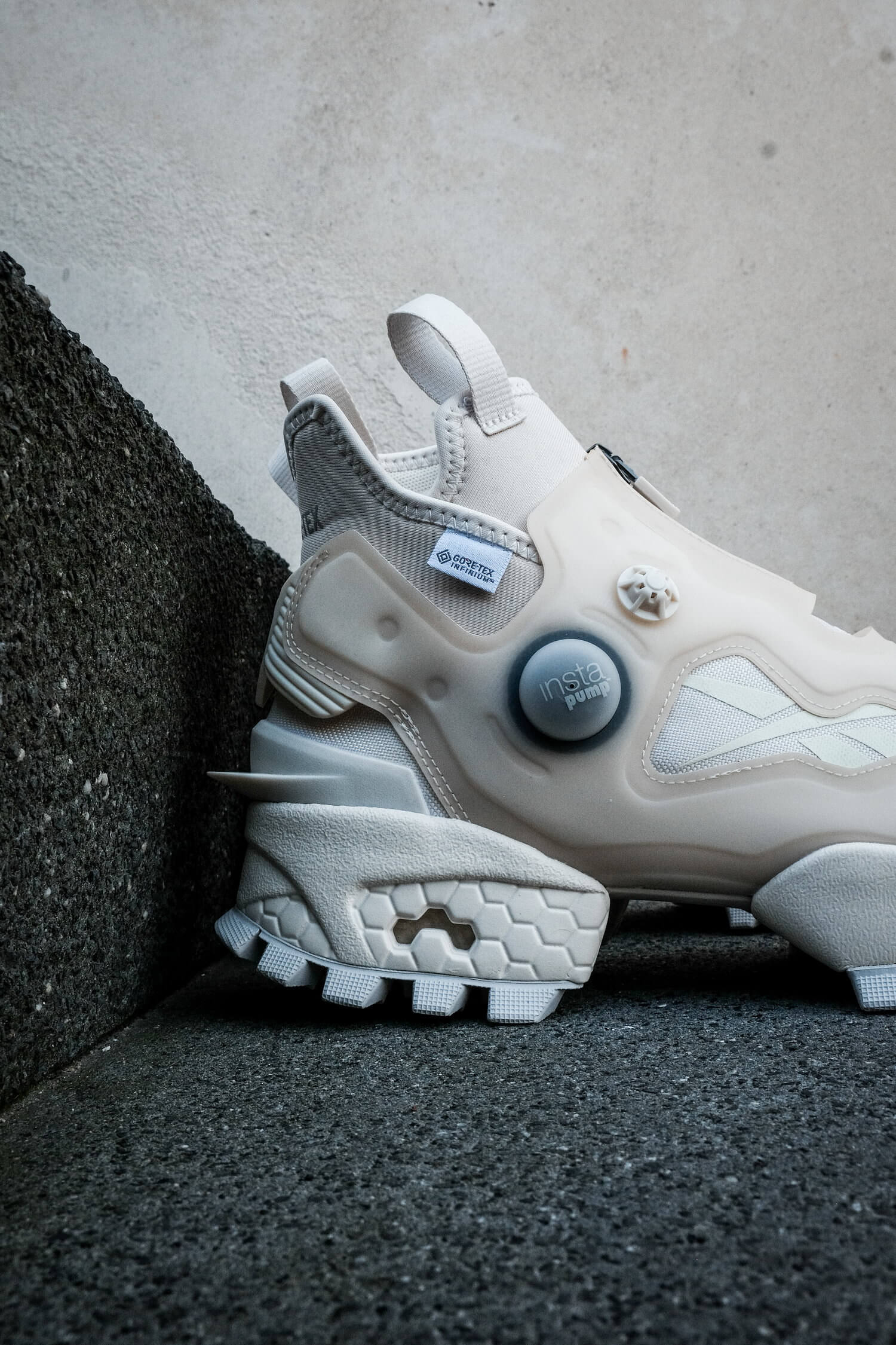 Gore Tex Infinium, Instapump, Hexalite: Reebok - Instapump Fury OG Boot - S23787