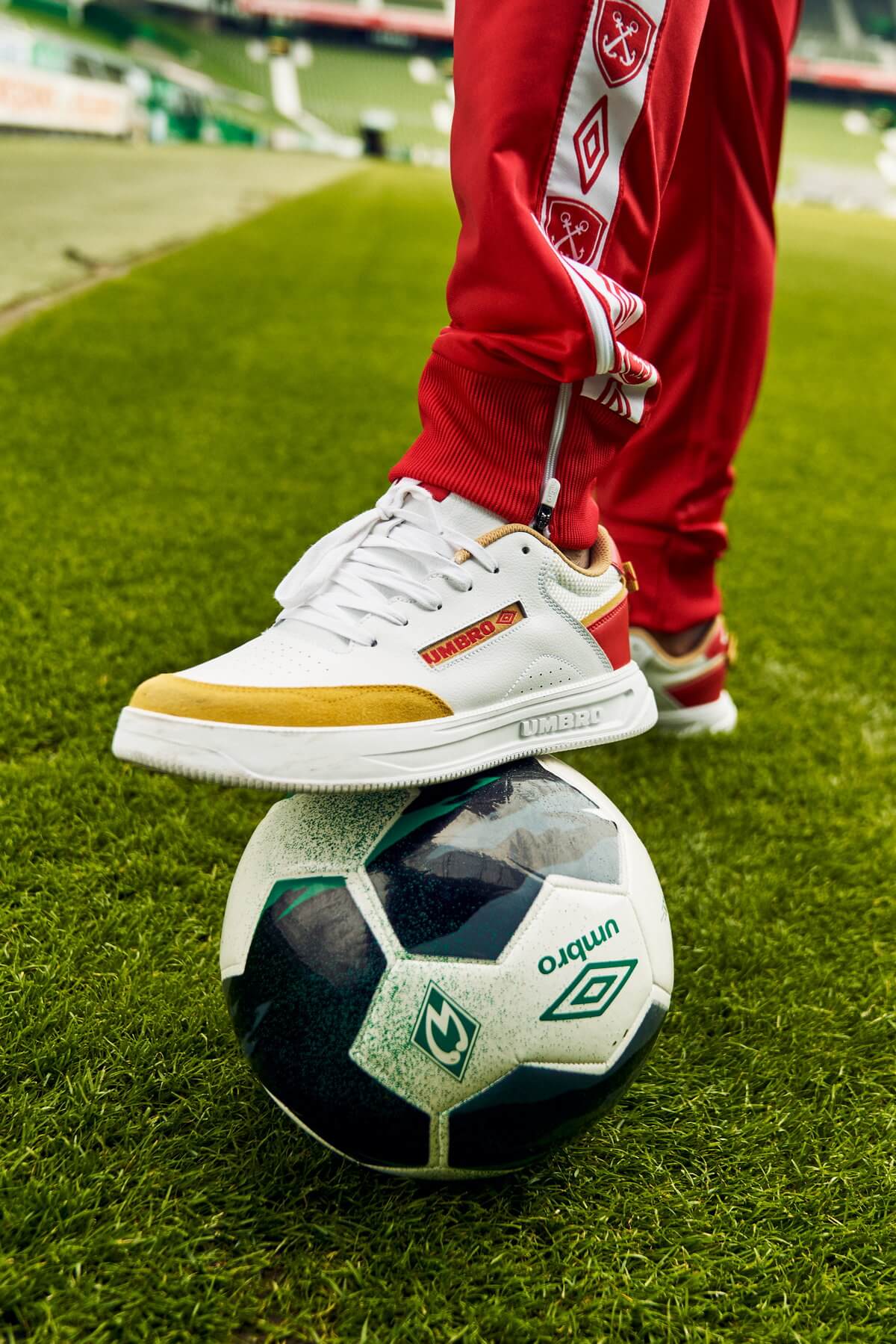 Umbro x Haake-Beck Greco Weiß/Rot/Gold