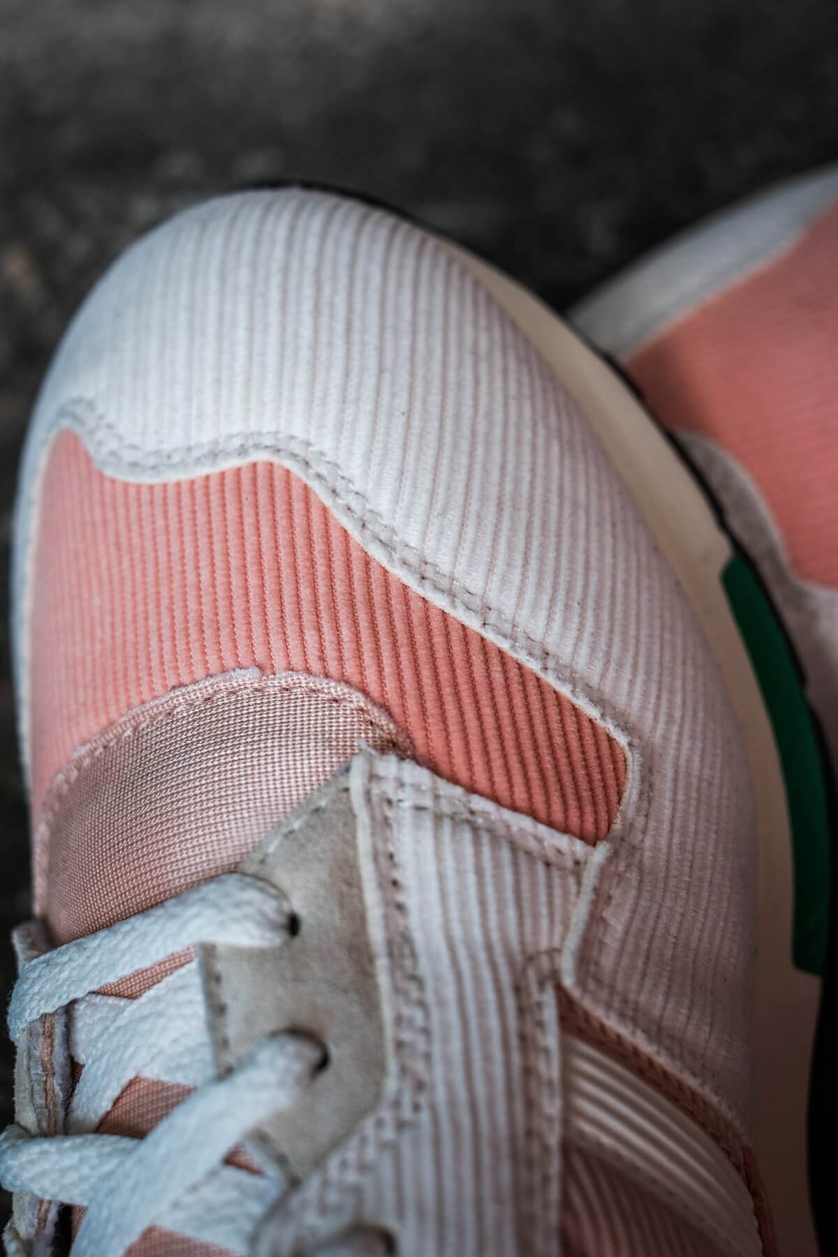 close up detail of the toe-box - adidas Originals - ZX 420 - rose/salmon/green