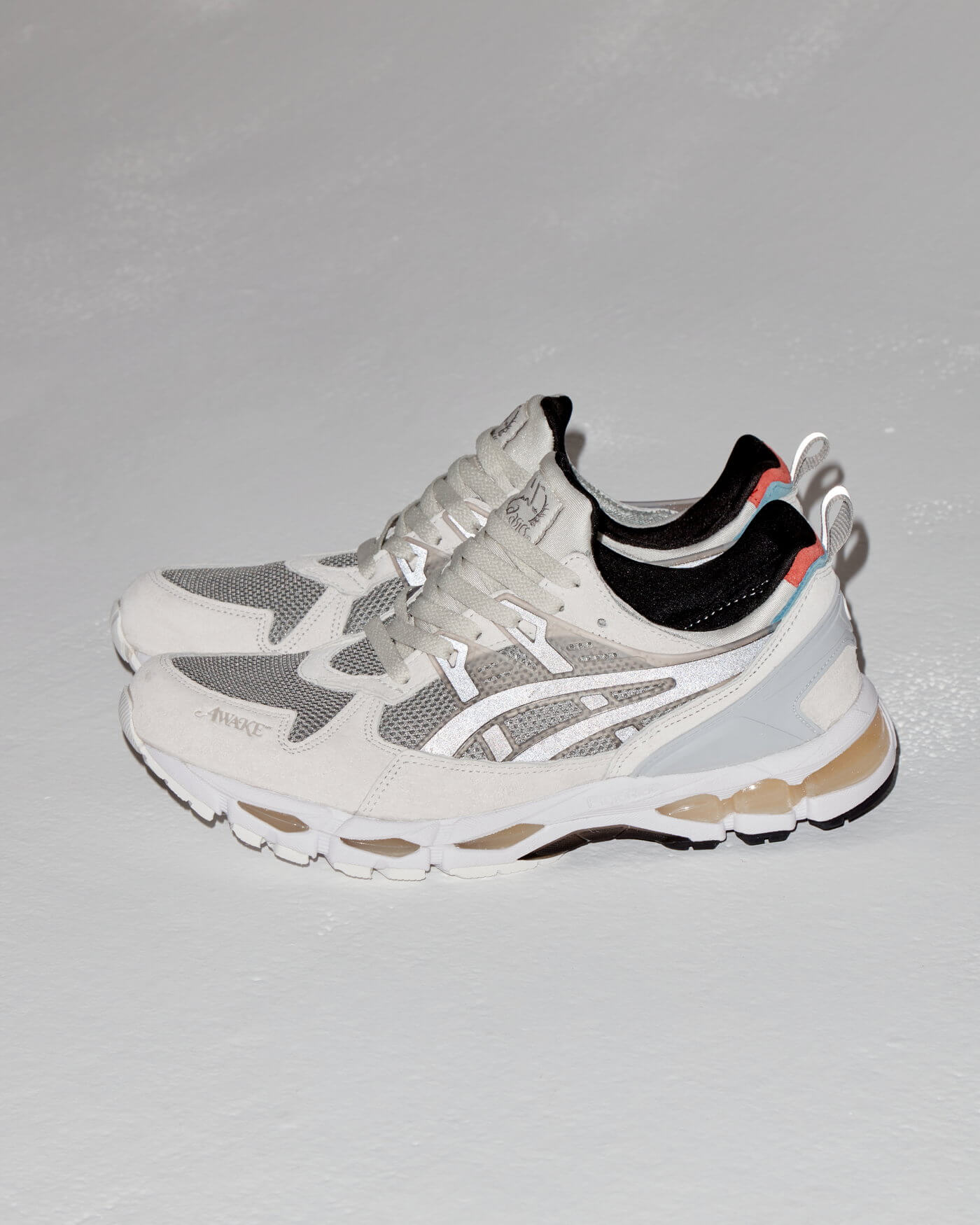 view from the side: ASICS x Awake Ny Gel-Kayano Trainer 21 - cool grey/pure silver - 1201A459-020
