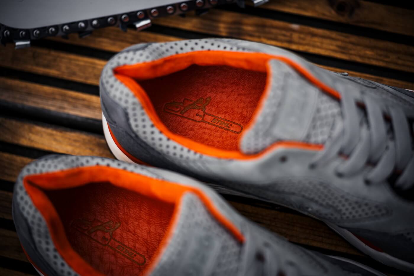 close up of the lining: KangaROOS x Stihl - Ultimate - stihl grey/orange - 4702E-000-277