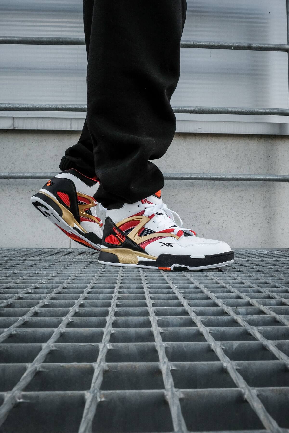on feet - Reebok - Pump Omni Zone II white/black/vector-red - G55113