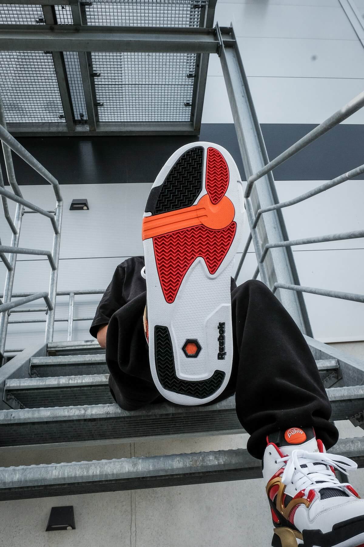Reebok - Pump Omni Zone II white/black/vector-red - G55113