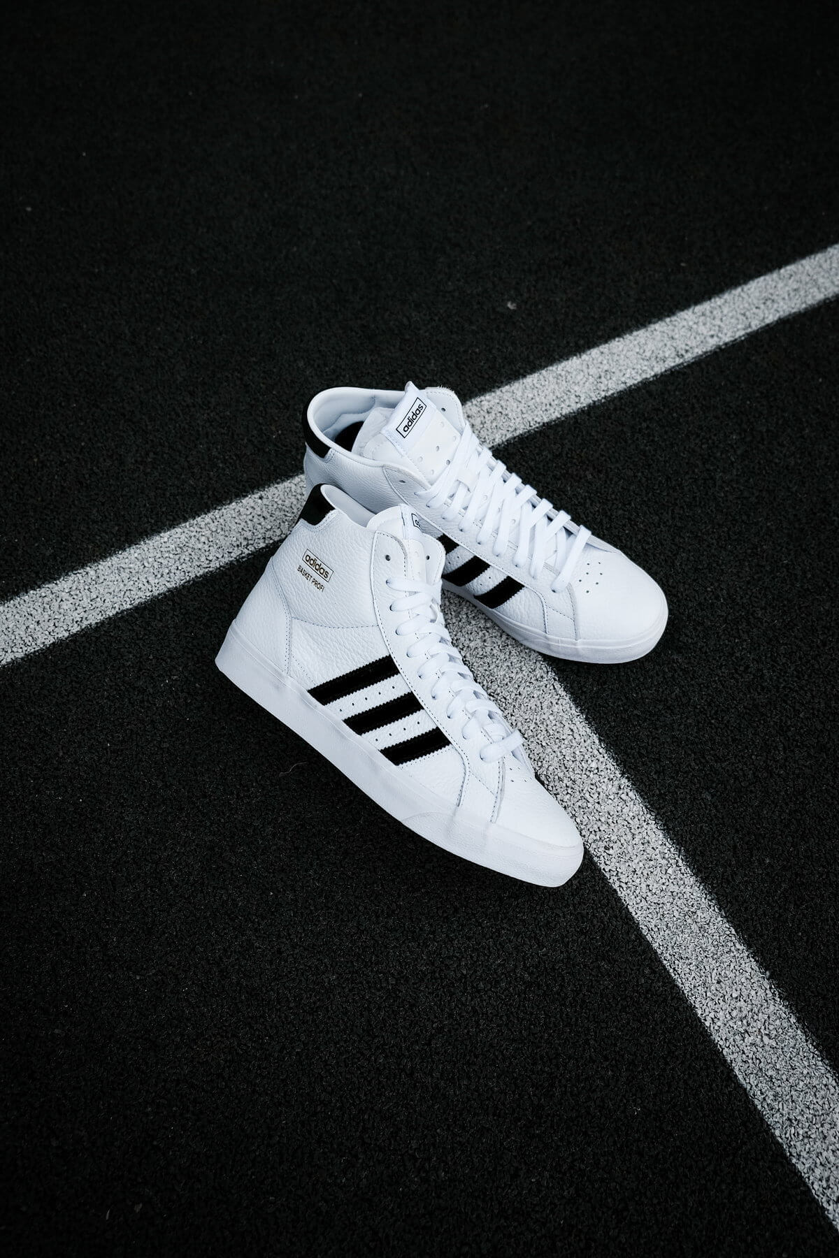 adidas Originals Basket Profi cloud white / core black / gold metallic
