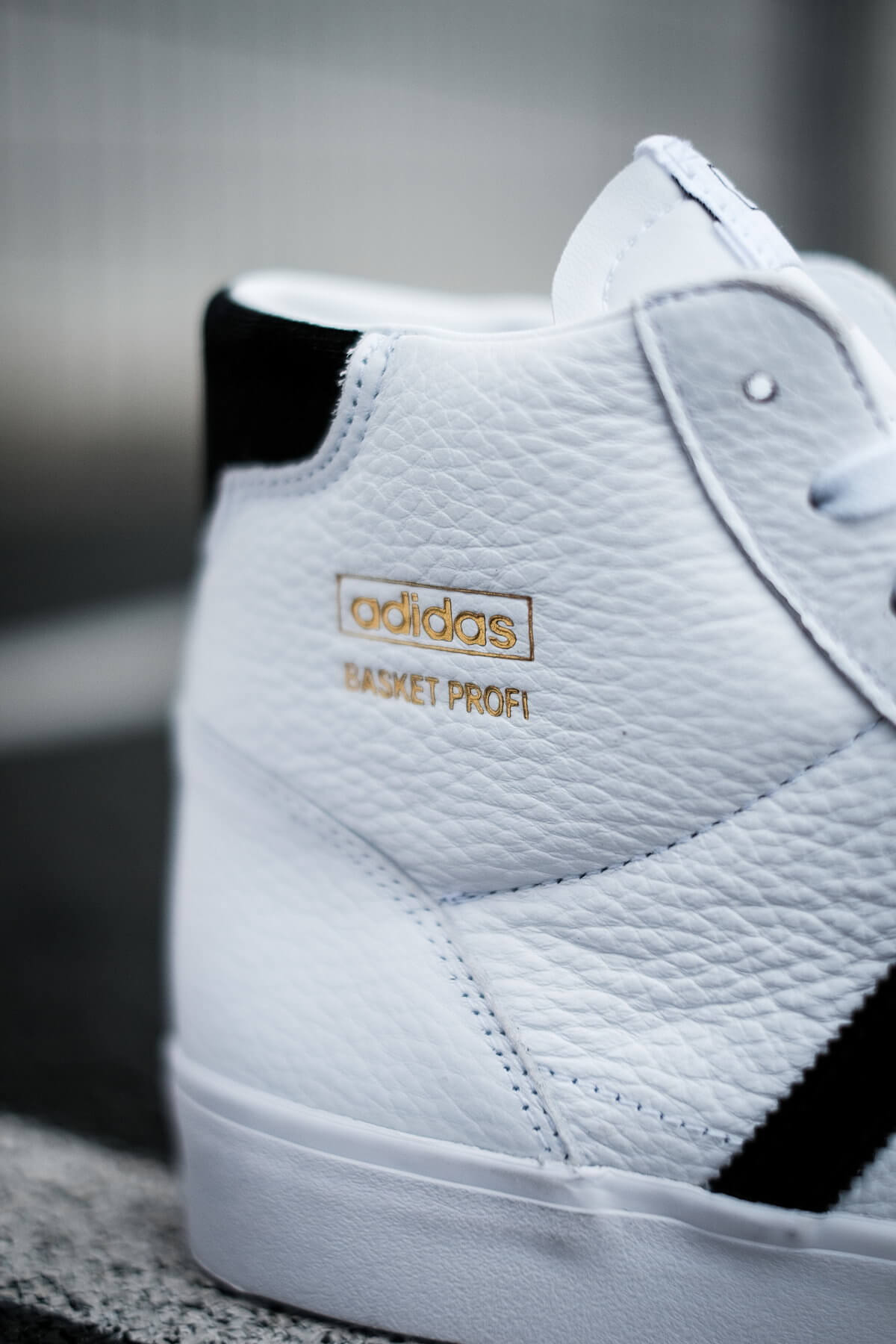 details - logo - adidas Originals - Basket Profi - cloud white/core black/gold metallic - FW3108