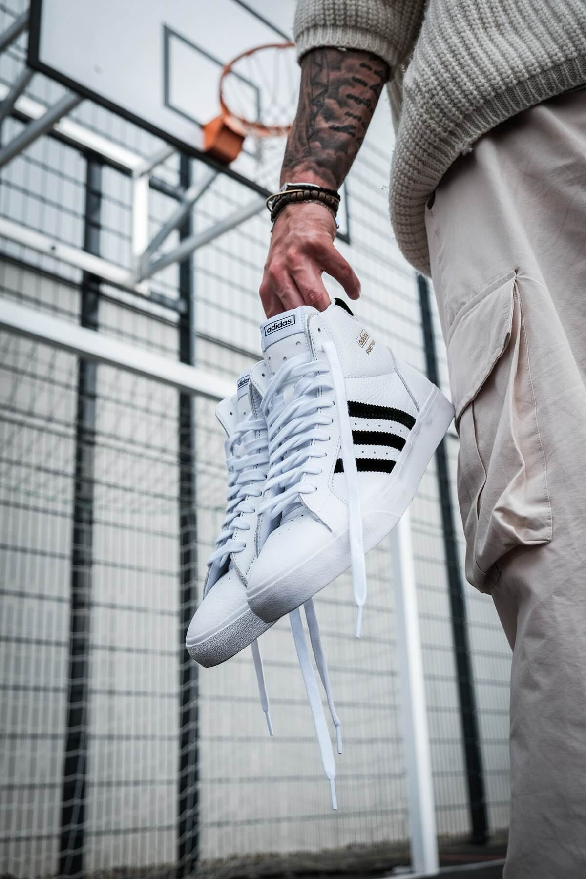 adidas Originals - Basket Profi - cloud white/core black/gold metallic - FW3108