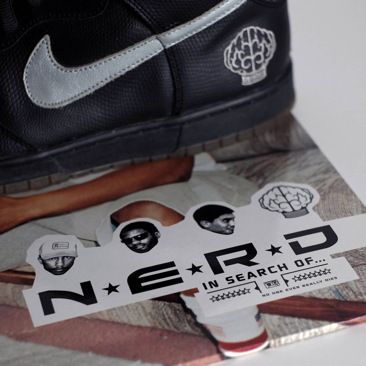 shoe and album cover - Nike x N.E.R.D - Dunk Hi - Artist Series - black/metallic silver/varsity red - 308418-001