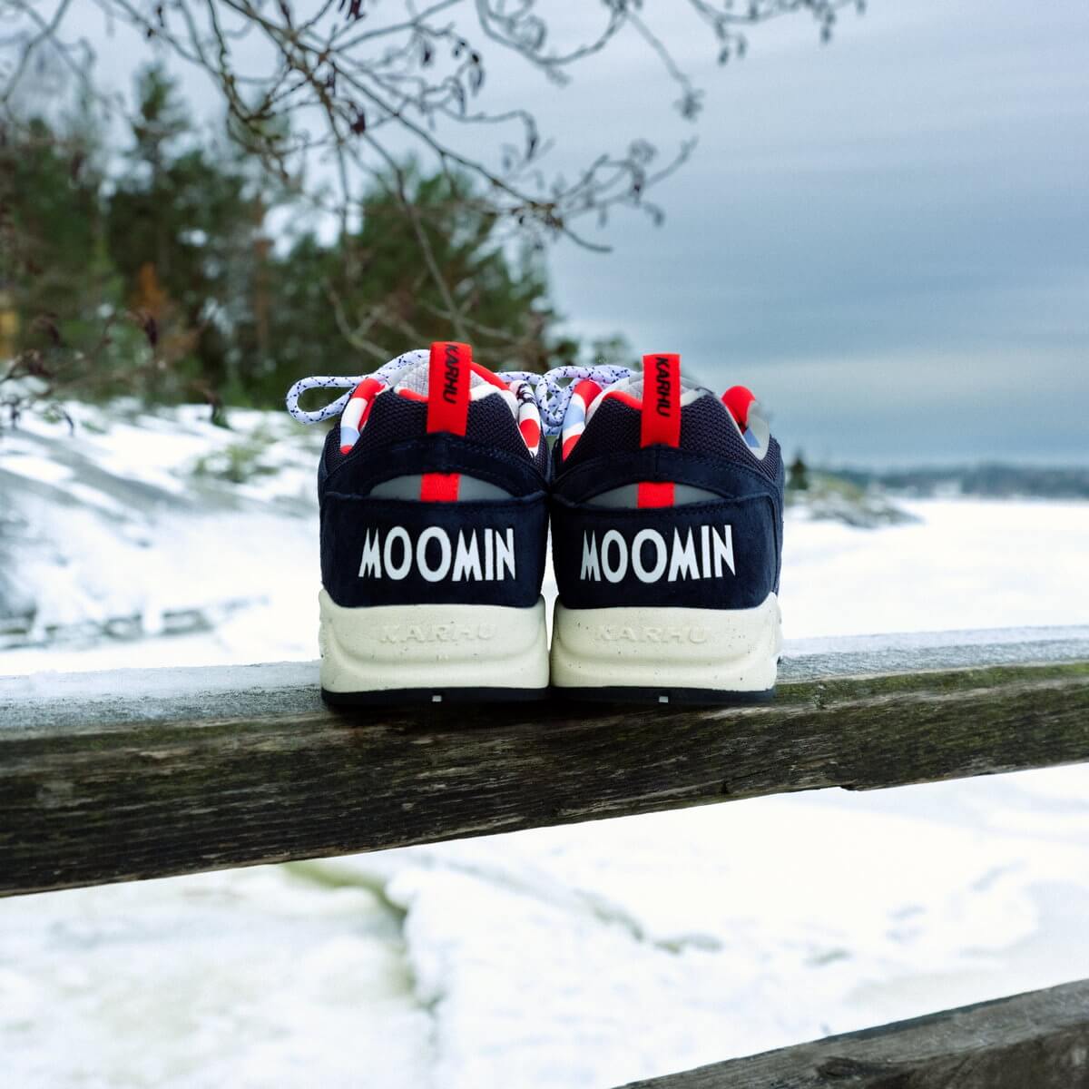 heel part of the Karhu x Moomin - Fusion 2.0 - Indian Ink / Chambray Blue - F804125