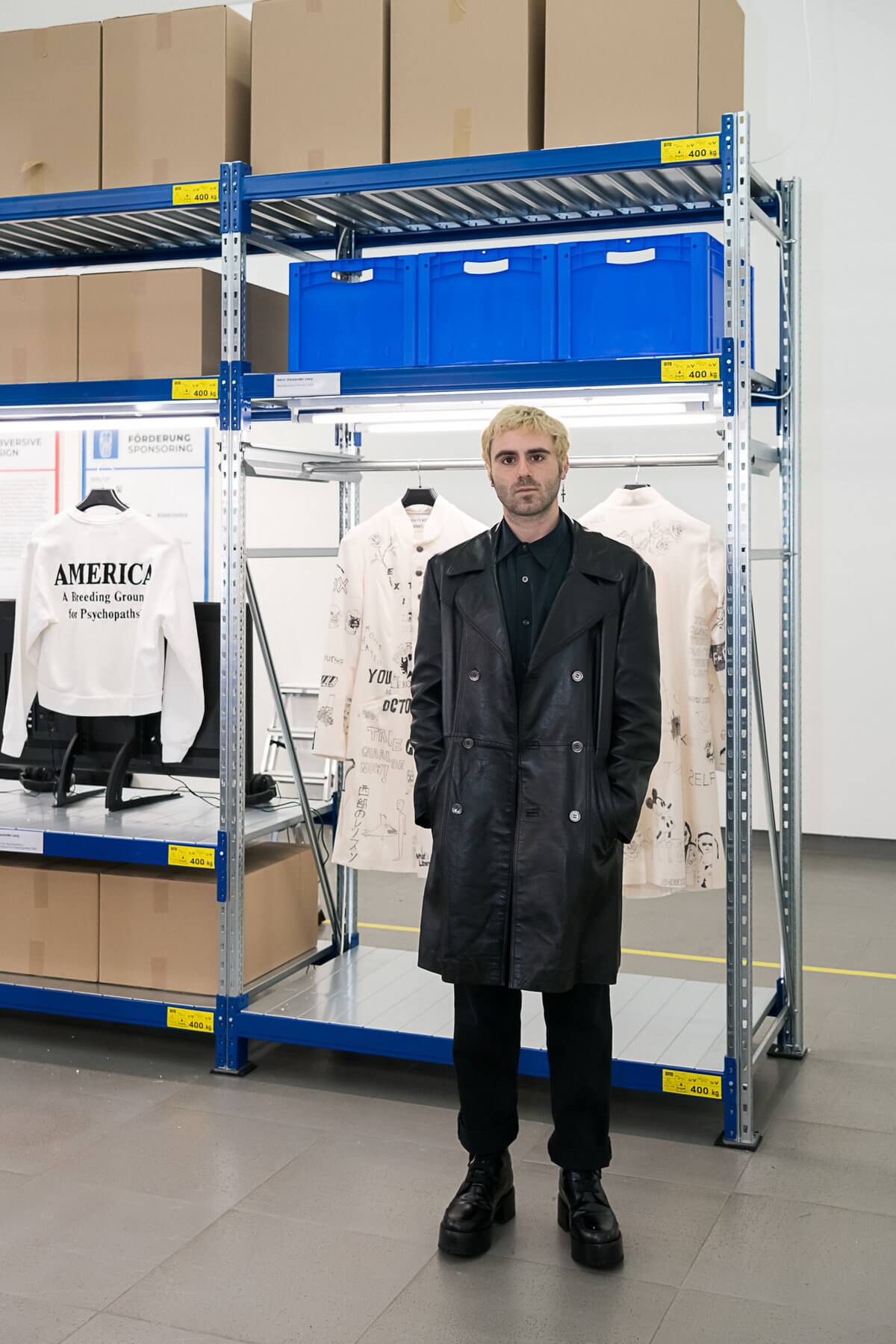 Designer Henri Alexander Levy in der Ausstellung Subversives Design, NRW- Forum Düsseldorf