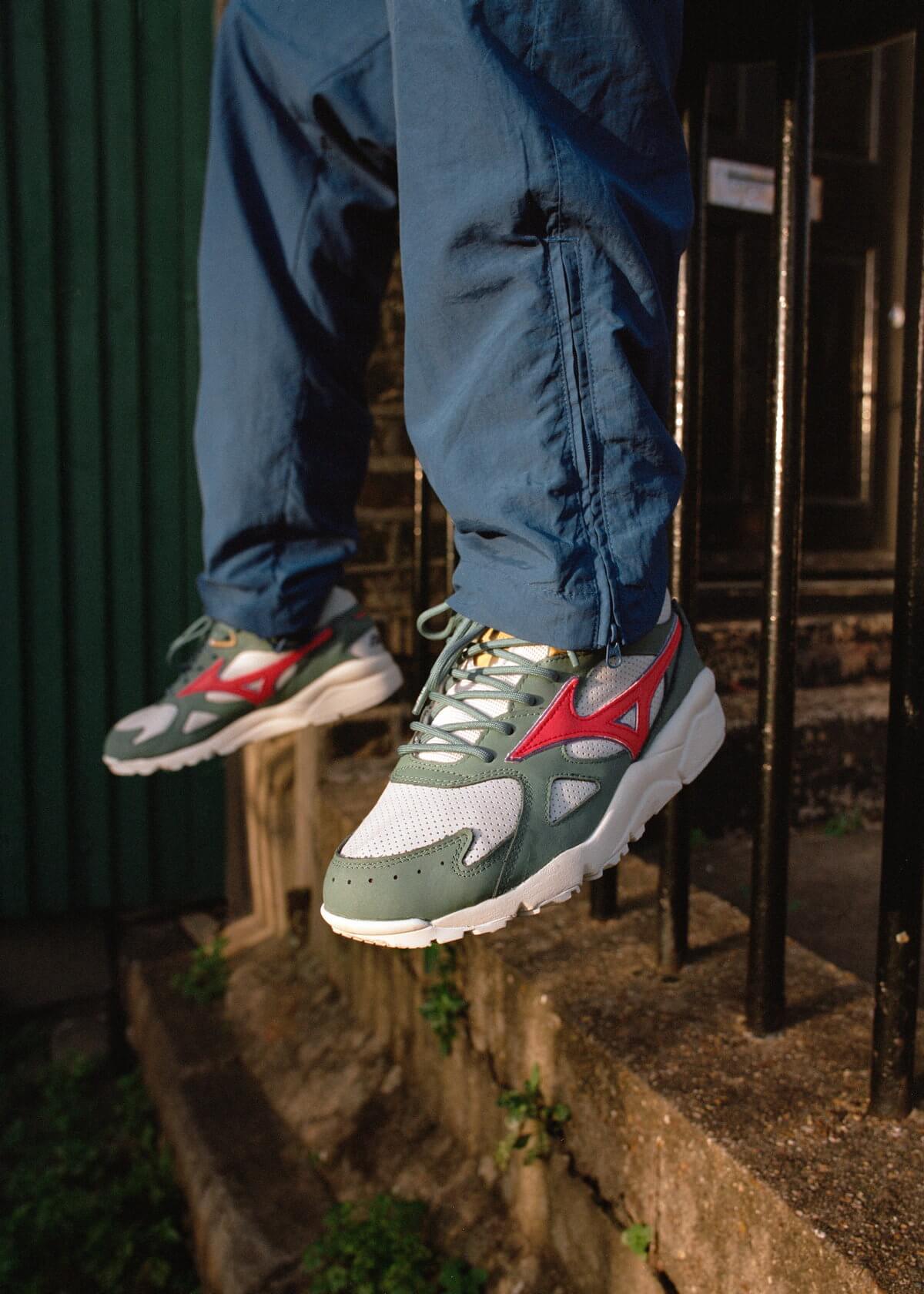 Mizuno x Patta Sky Medal - Ivory / Red / Green - D1GD211902 on feet