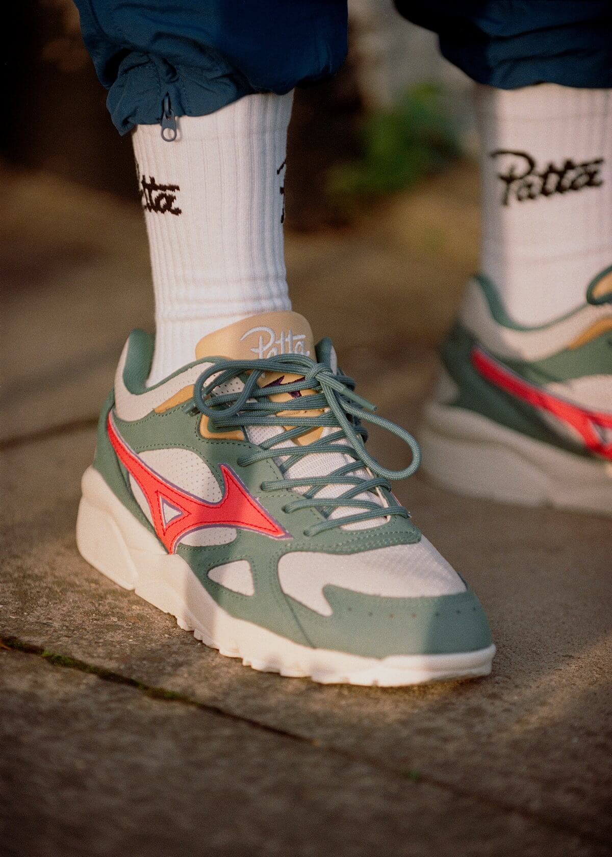 Mizuno x Patta Sky Medal - Ivory / Red / Green - D1GD211902 on feet