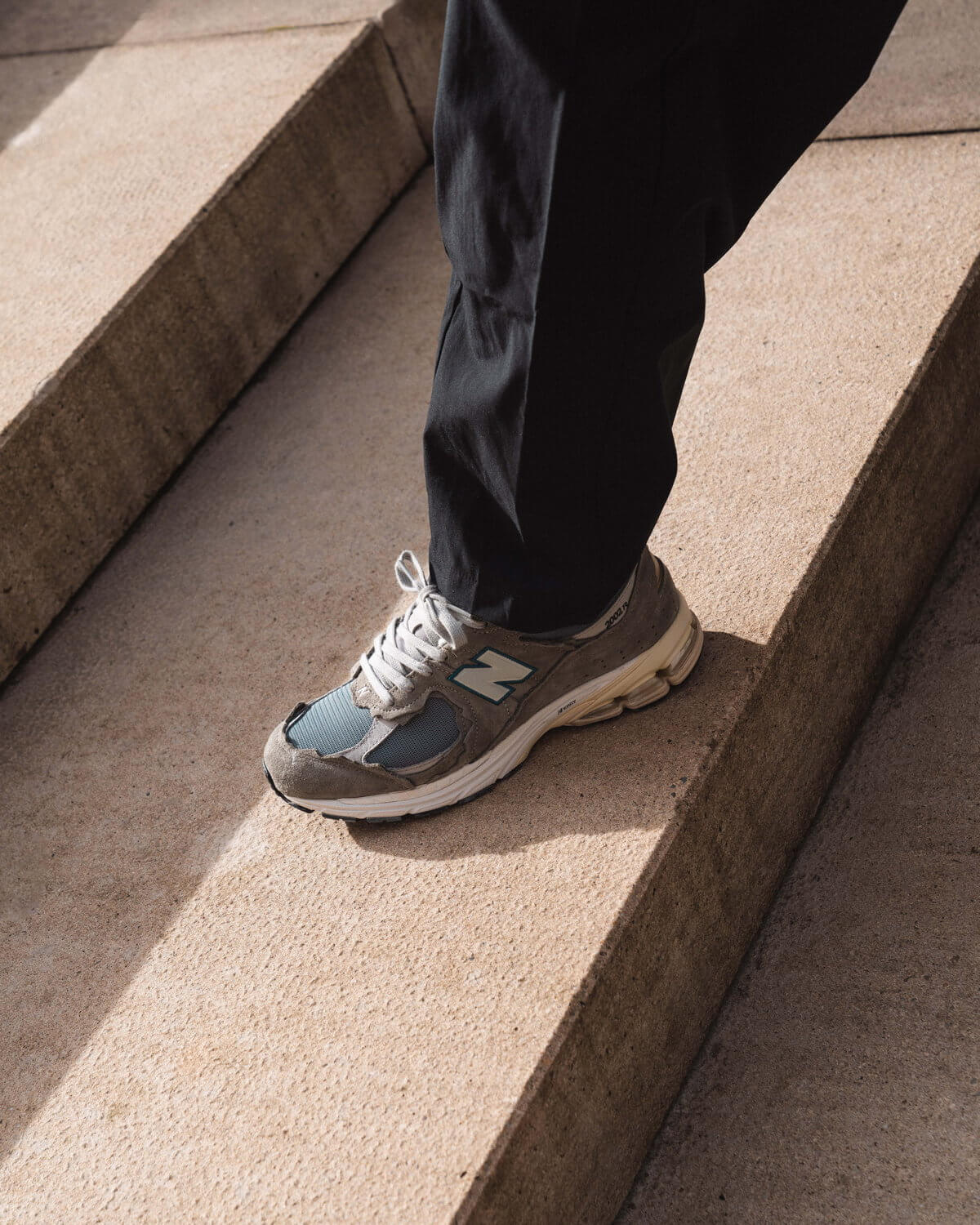 on feet - New Balance - M 2002 RDD - mirage grey - M2002RDD