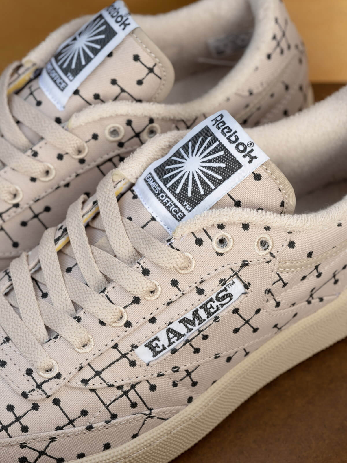 Reebok x Eames – Club C 85 „Dots & Compo“