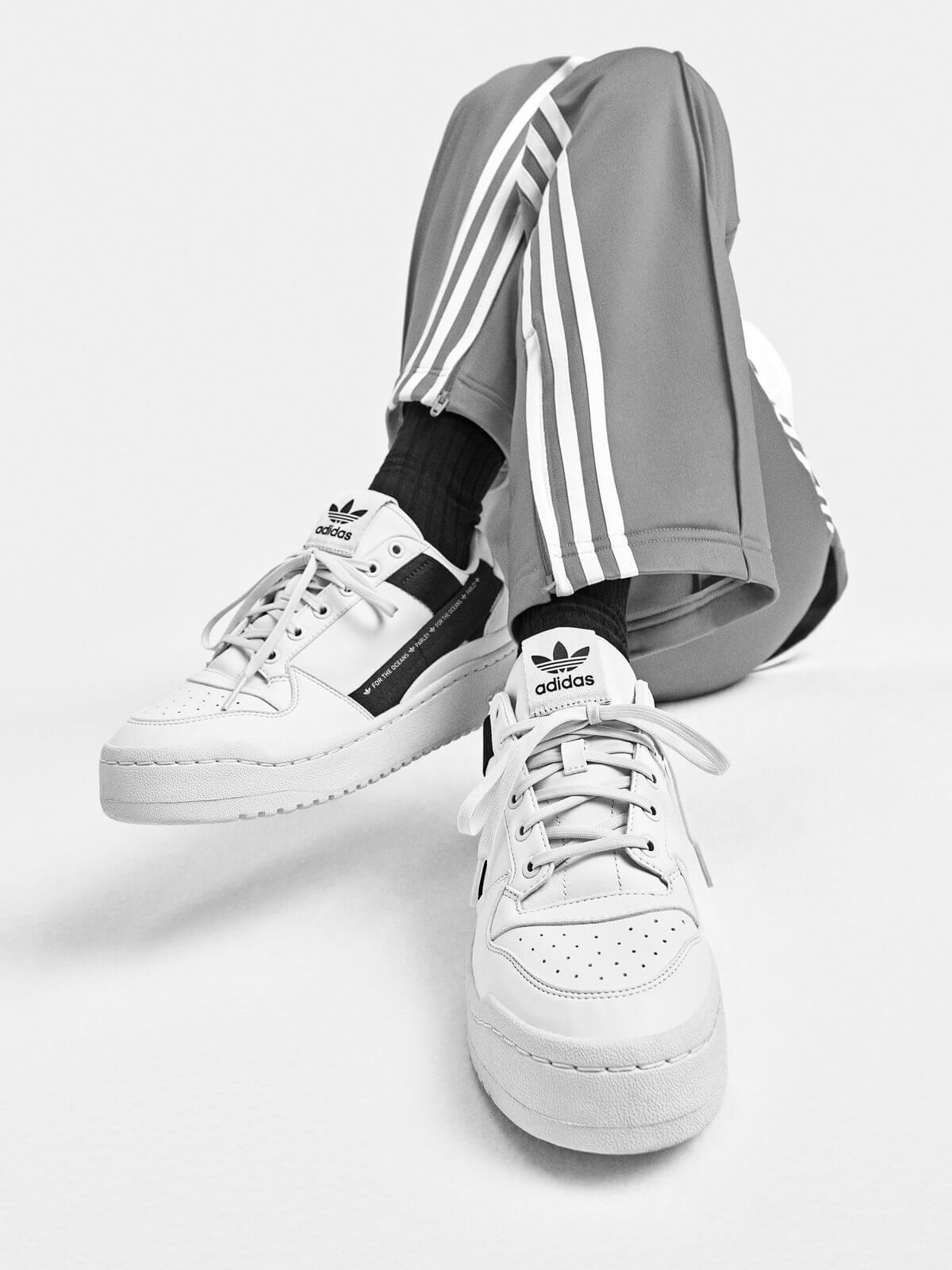 on foot - adidas Originals by Parley Forum Bold - GW3878