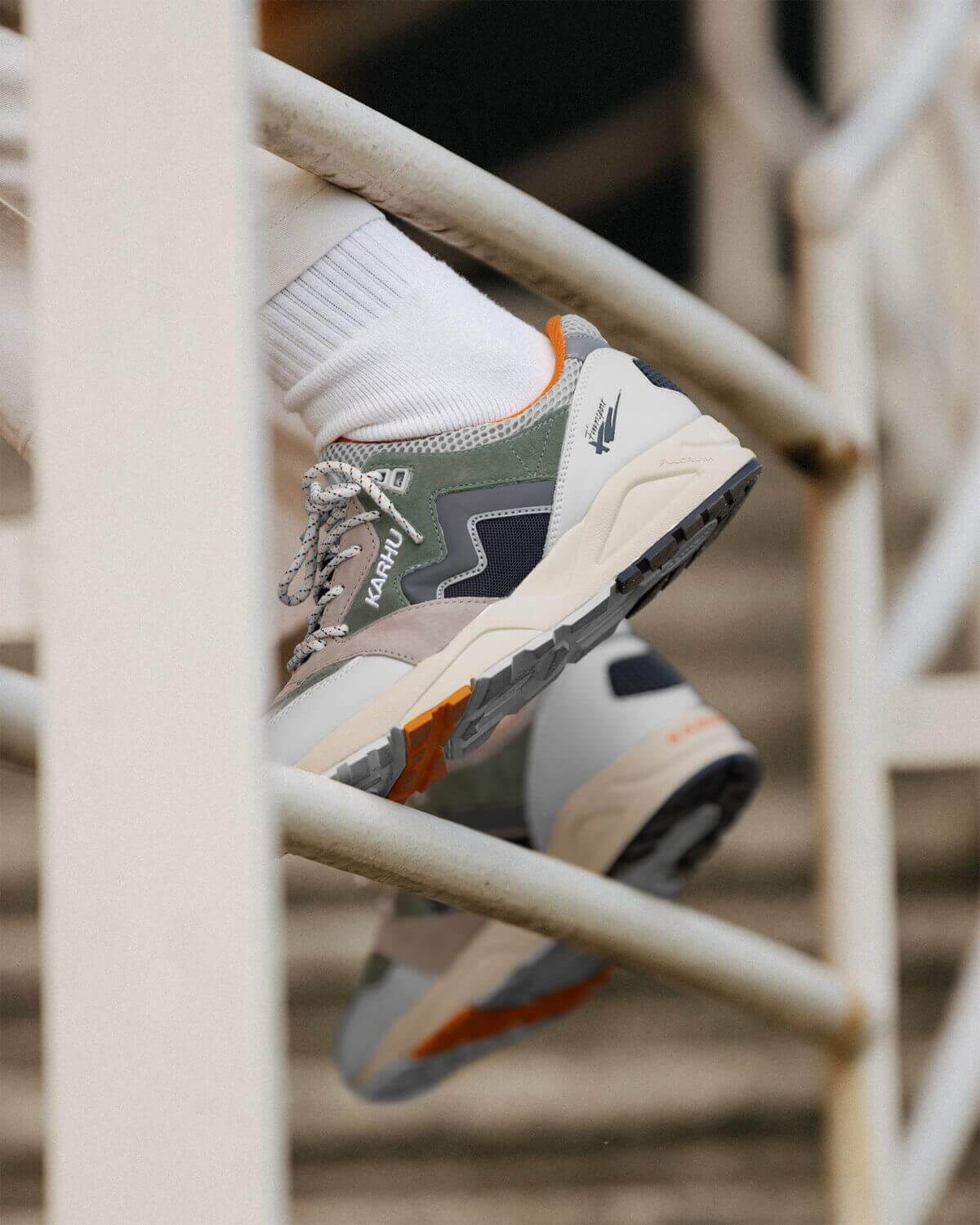 on feet - Karhu - Aria 95 - lily white/india ink - F803083