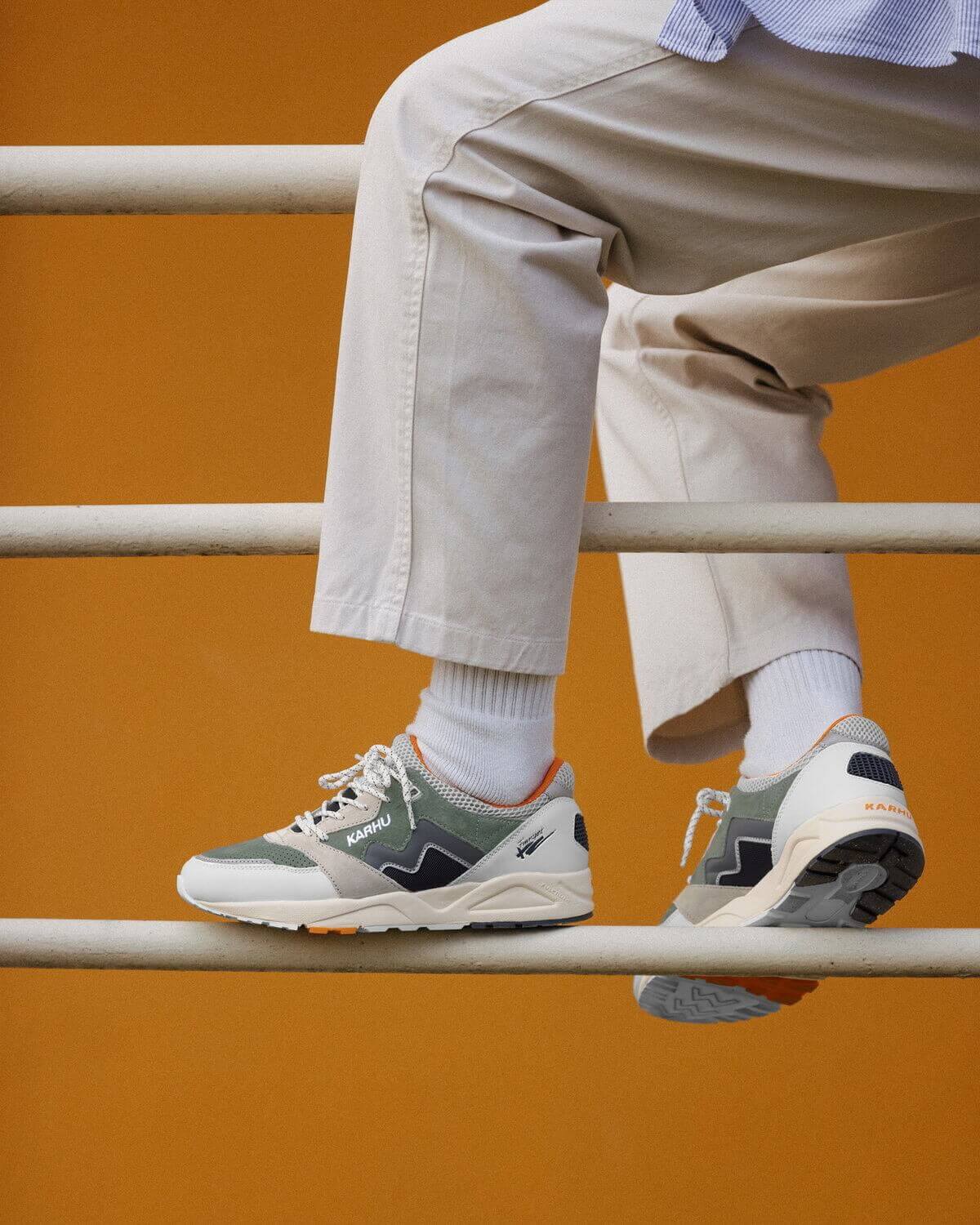 on feet - Karhu - Aria 95 - lily white/india ink - F803083