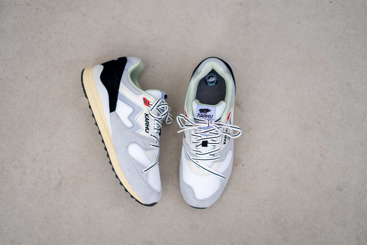 Karhu - Synchron Classic - Dawn Blue / Lily White - F802669