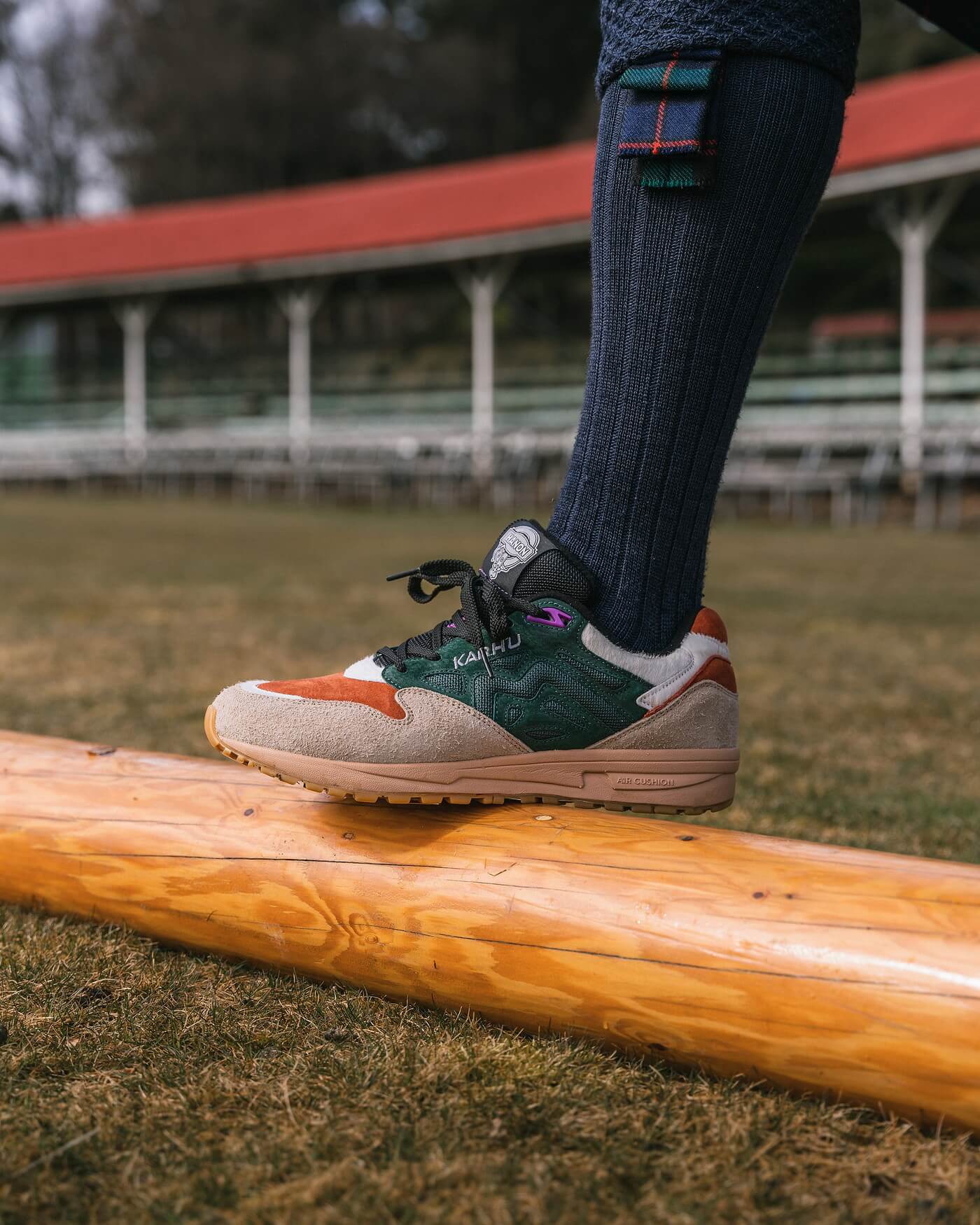 Karhu x HANON Legacy 96 "Highland Games" smoke gray / trekking green