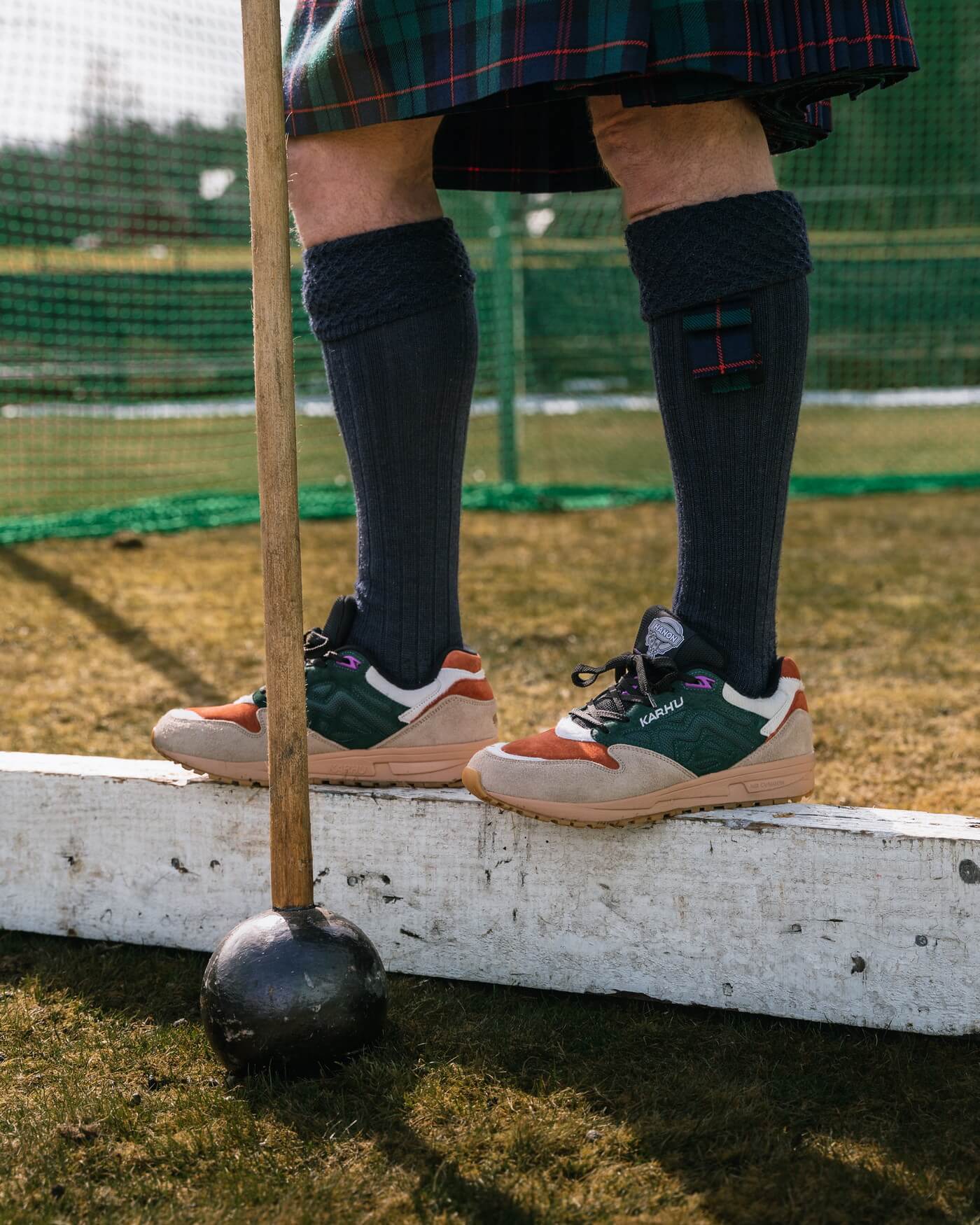 Karhu x HANON Legacy 96 "Highland Games" smoke gray / trekking green