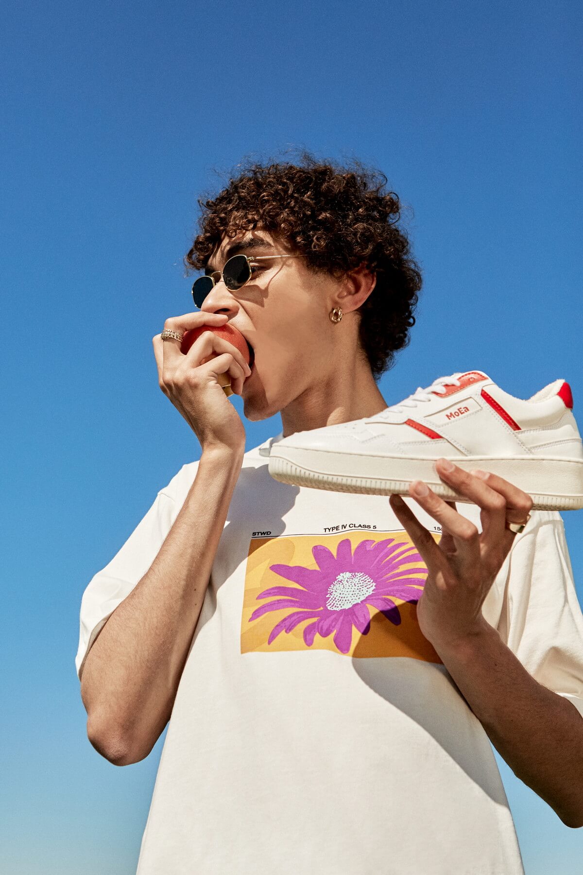 MoEa - Bio Sneakers - GEN1 - Apple White & Red