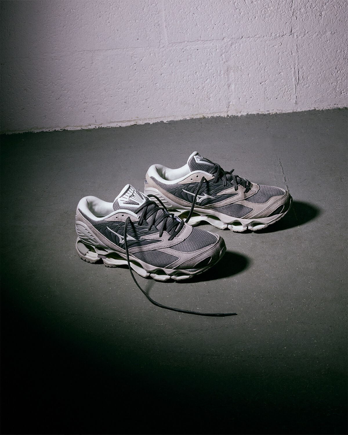 Mizuno Wave Prophcy LS "Mockingbird"