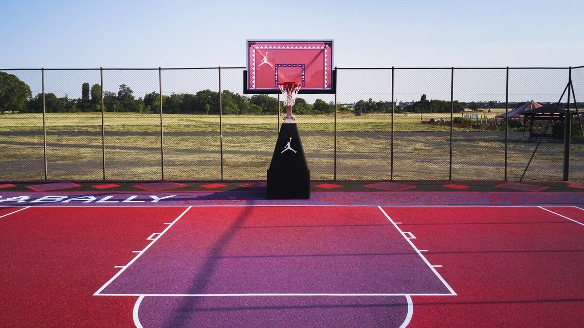 Satou Sabally und Jordan Brand haben ein Berliner Basketballfeld für junge Mädchen gestaltet