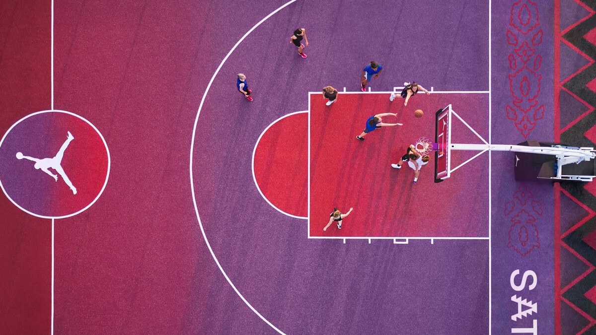 Satou Sabally und Jordan Brand haben ein Berliner Basketballfeld für junge Mädchen gestaltet