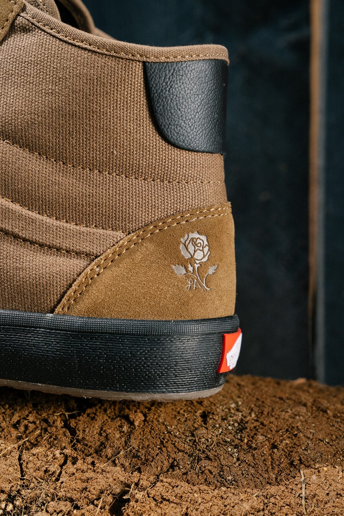 Vans x Lizzie Armanto - The Lizzie - Brown - VN0A4BX1RQJ
