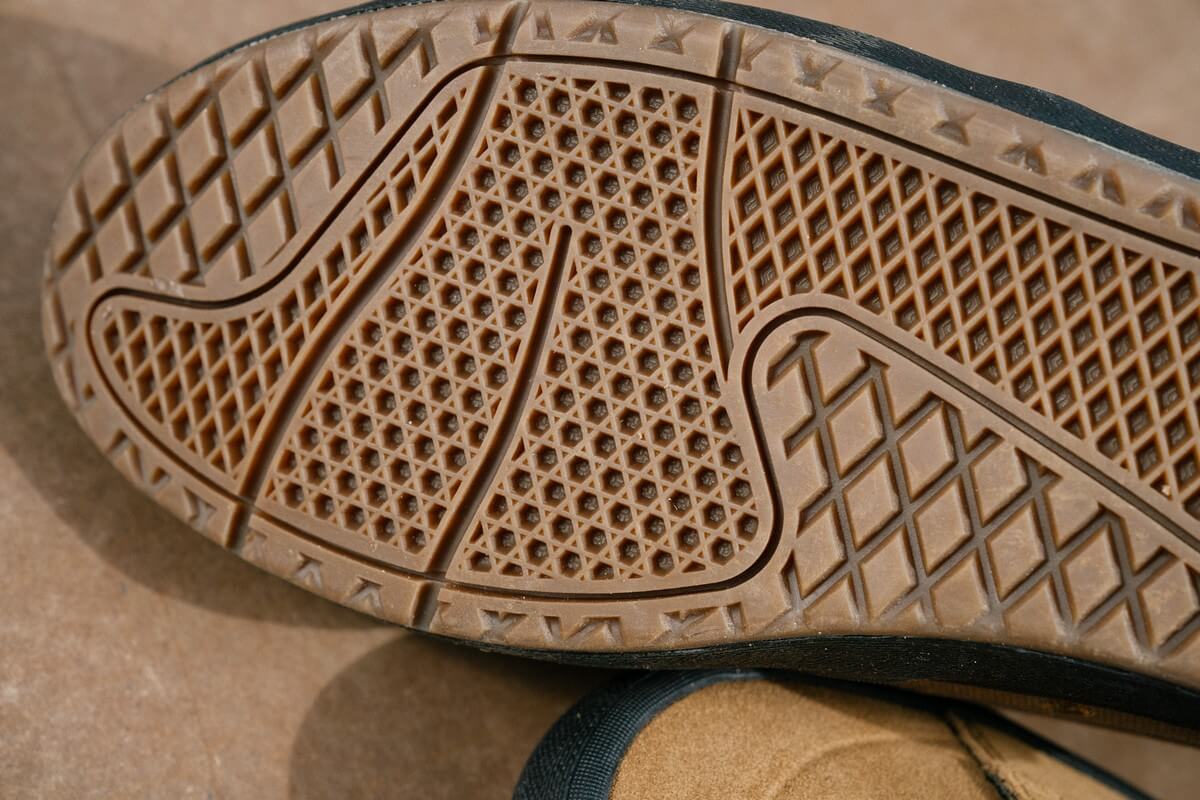 Vans x Lizzie Armanto - neue Farbstellungen auf dem "The Lizzie"