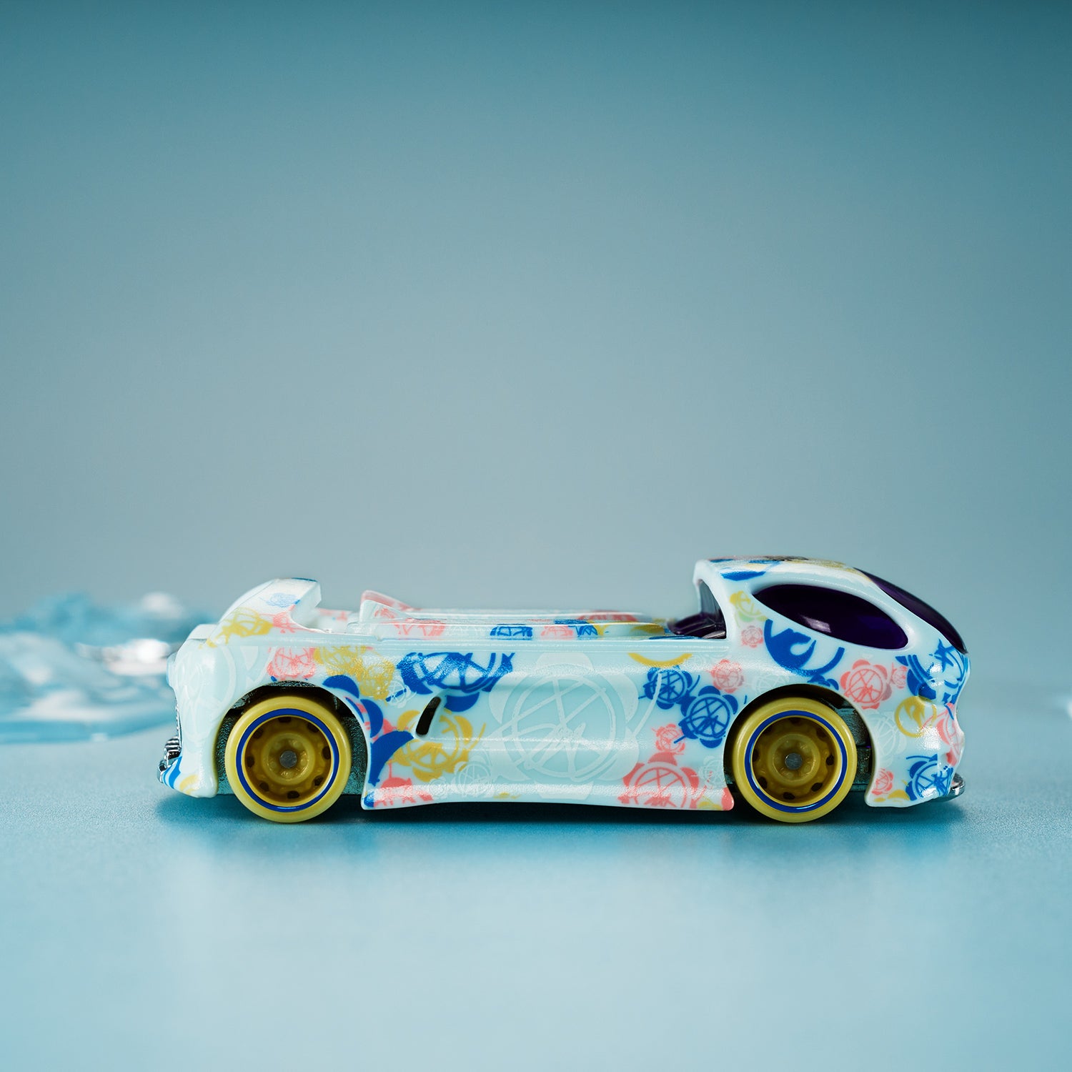 Sean Wotherspoon x Hot Wheels x adidas Deora II toy car