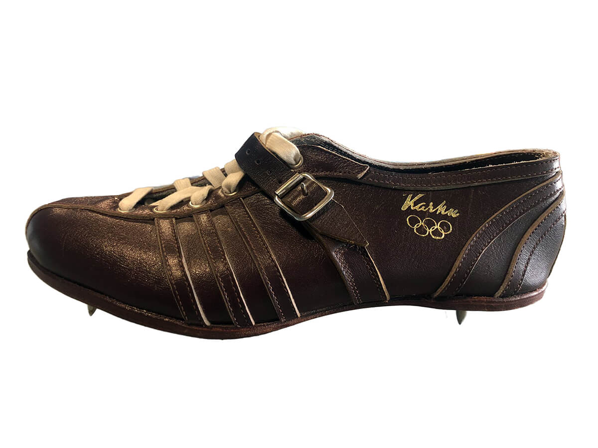 Karhu Spike Schuhe mit drei Streifen