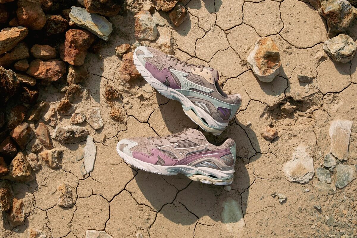 Mizuno x Footpatrol - Wave Rider 10 "Rust" - Tannin / Green Tea / Port Royale - D1GD222201