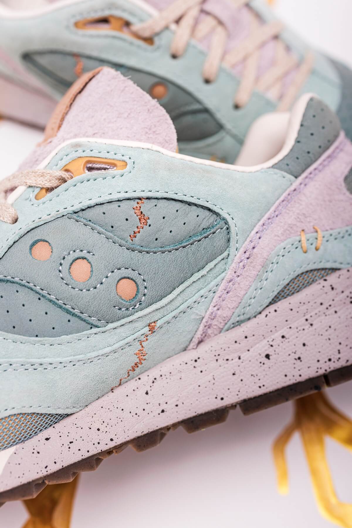 close-up Saucony x Saucony - Shadow 6000 "Kintsugi" - S70663-1