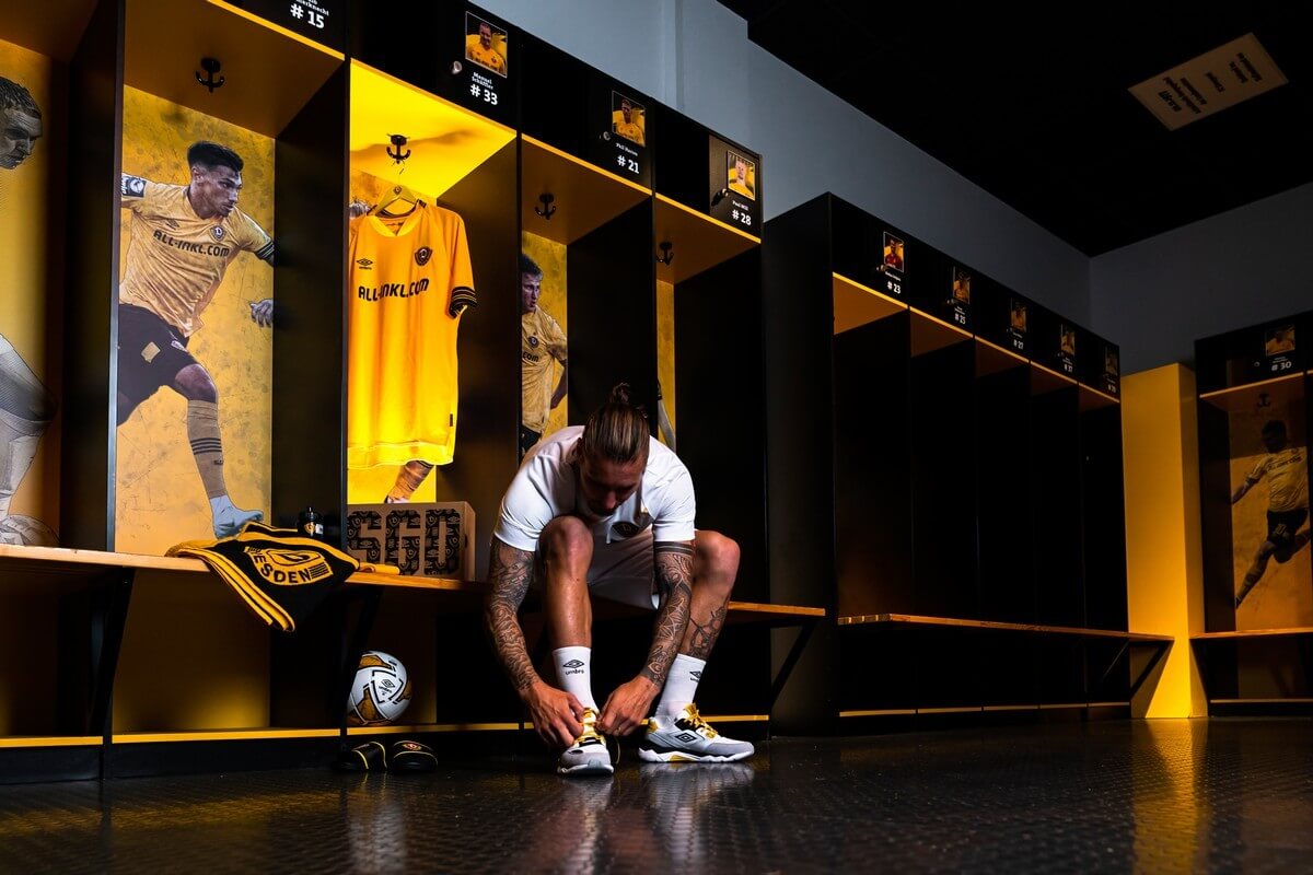 Umbro x Dynamo Dresden x Schrittmacher Stadium Runner