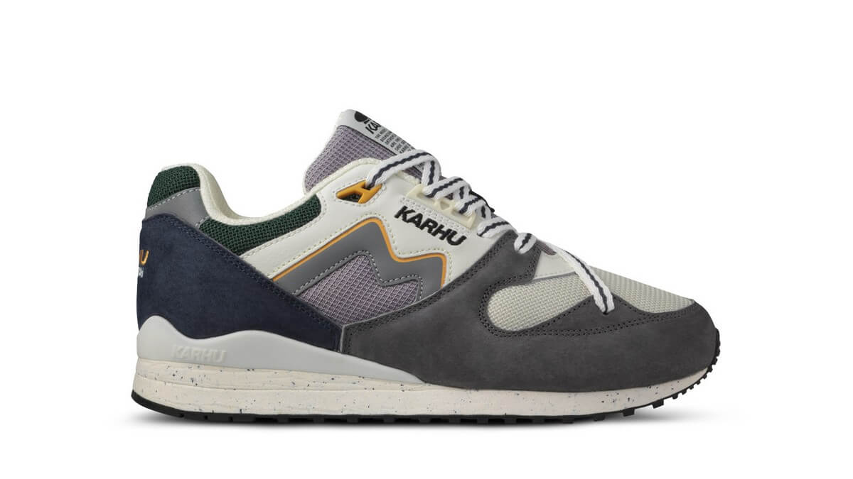 Karhu - Synchron Classic - Gunmetal / Bright White - F802670