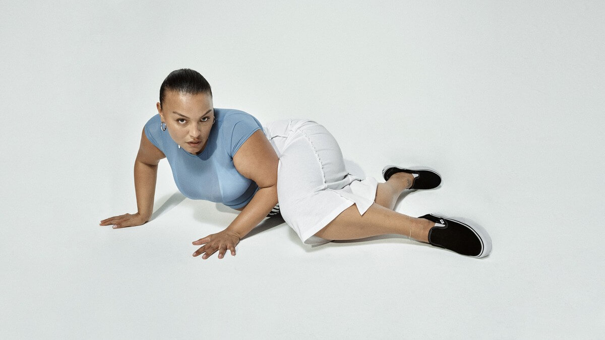 Paloma Elsesser präsentiert die Fall 2022 Kampagne „Classic Since Forever“ von Vans